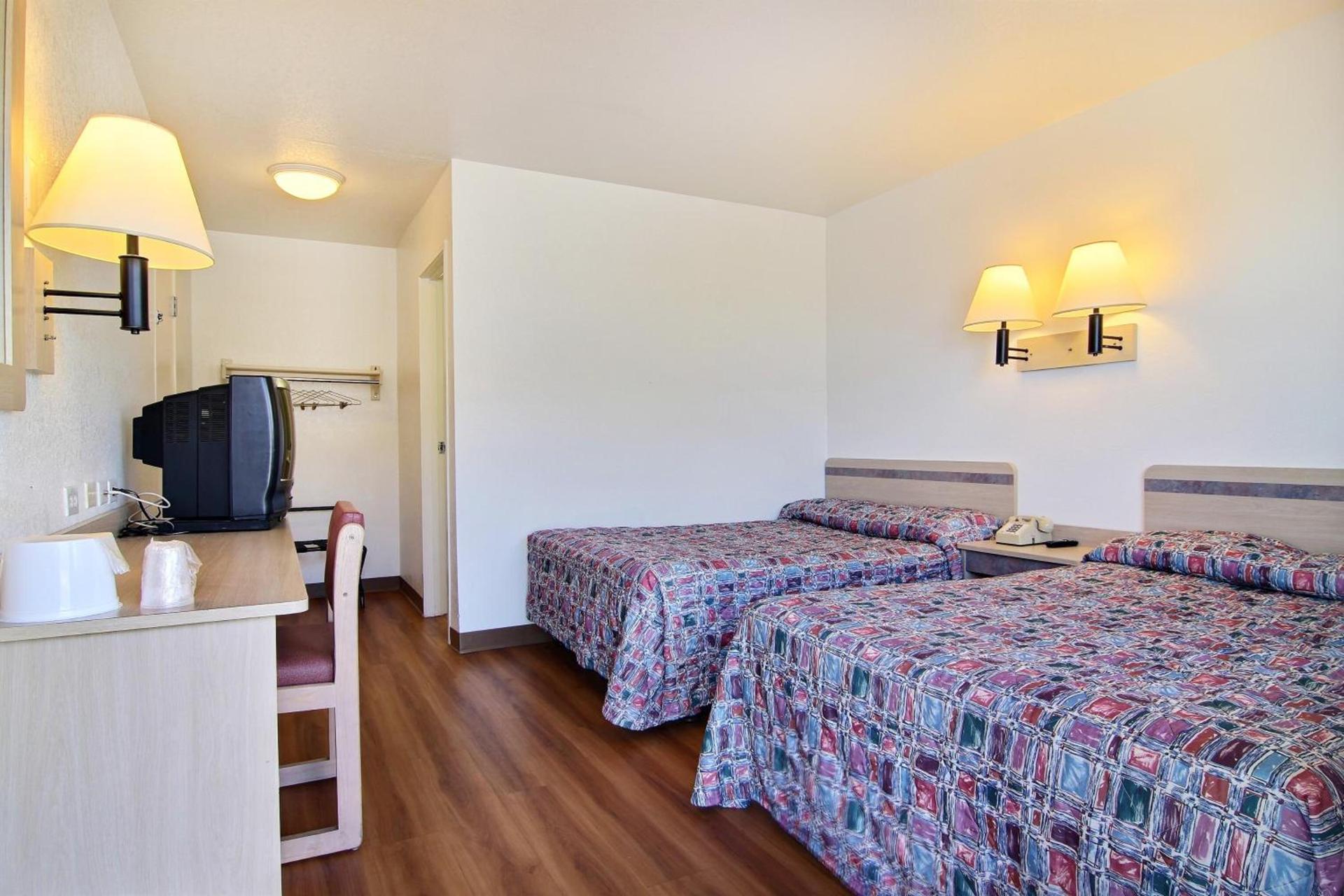 Motel 6-Santa Rosa, NM photo 39
