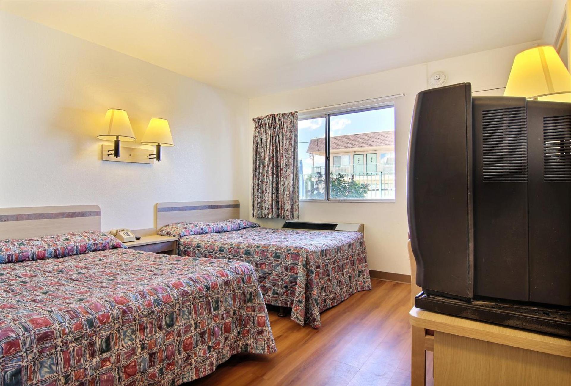 Motel 6-Santa Rosa, NM photo 40