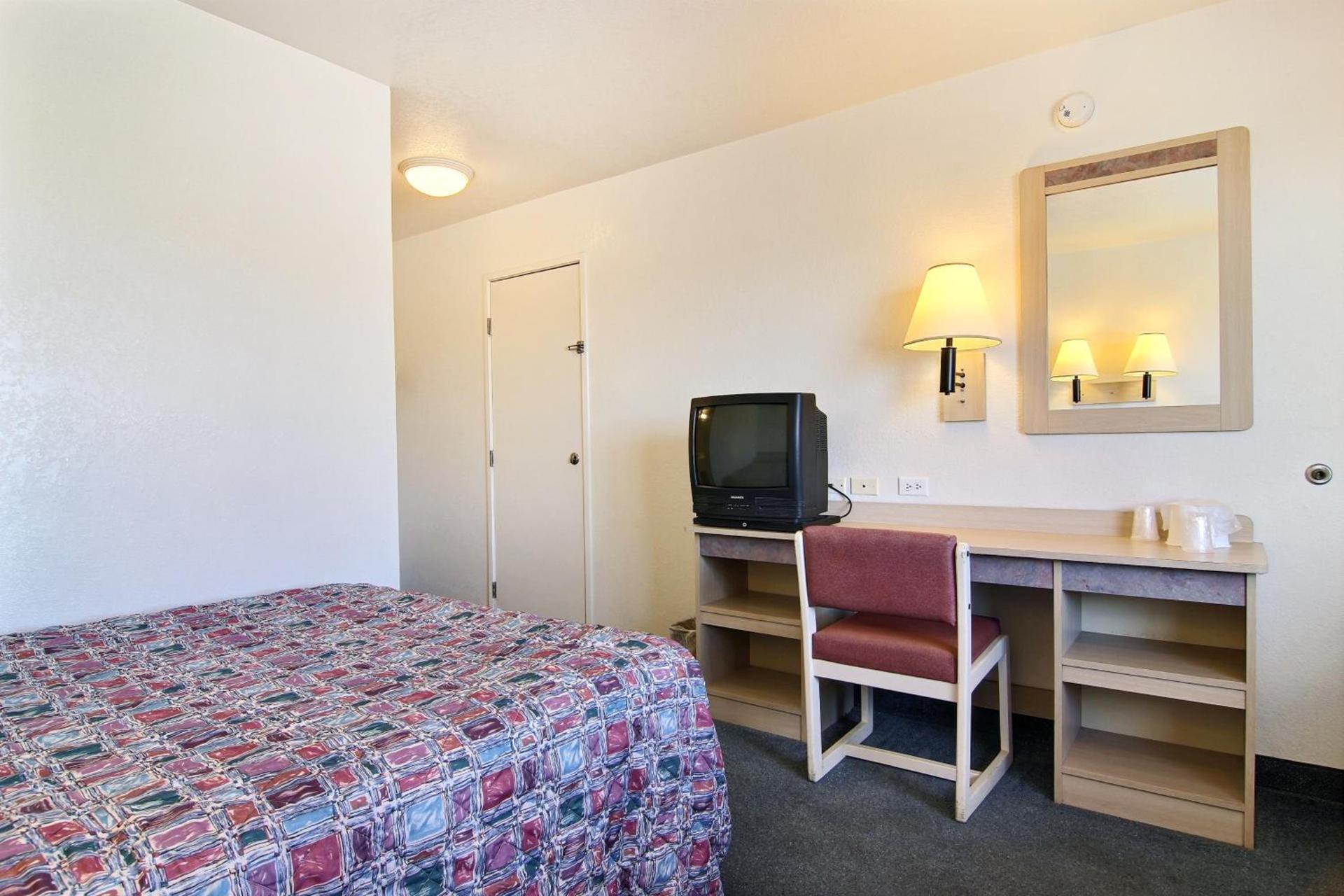 Motel 6-Santa Rosa, NM photo 42