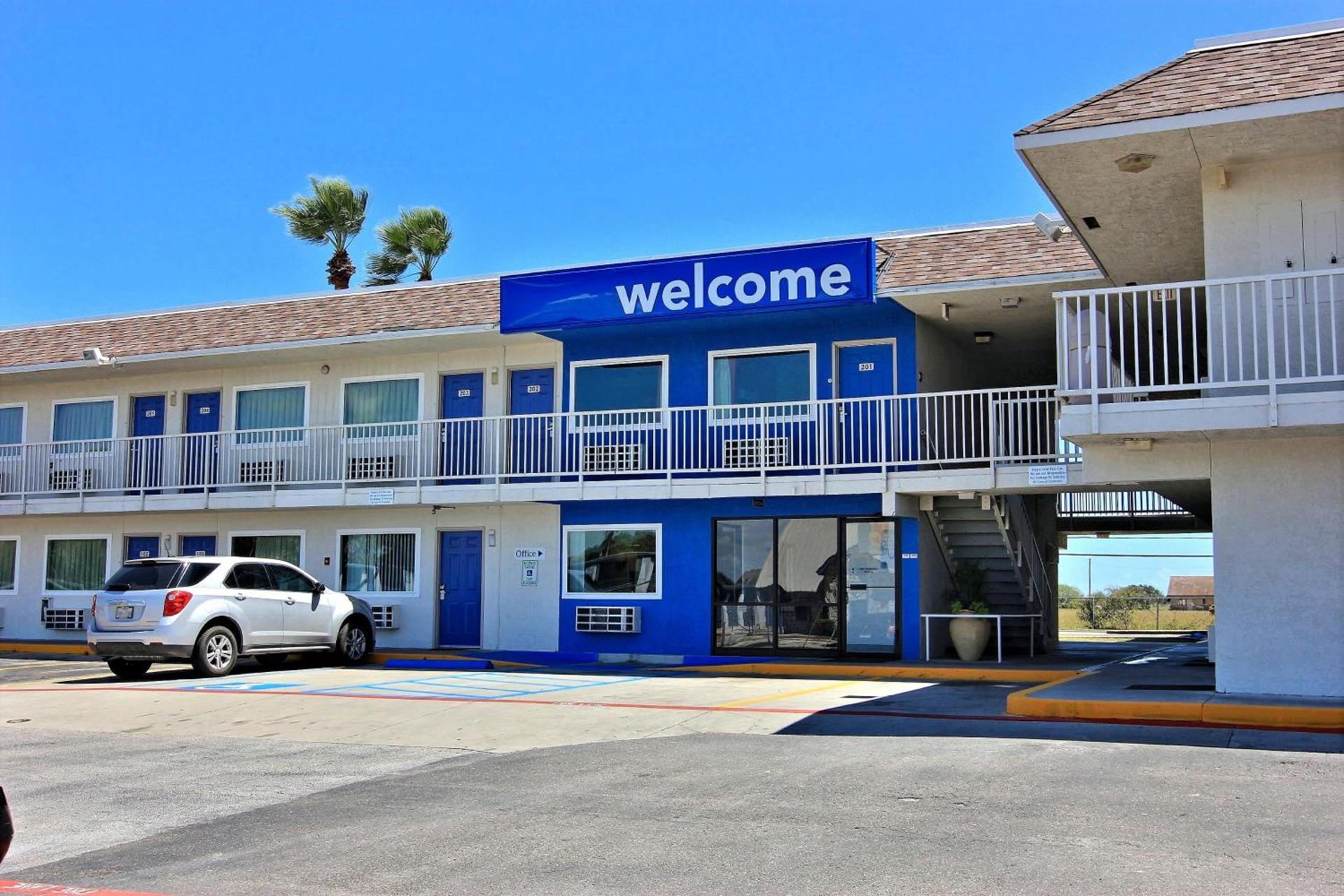 Motel 6-Corpus Christi, TX - East - North Padre Island — hotel in Corpus Christi