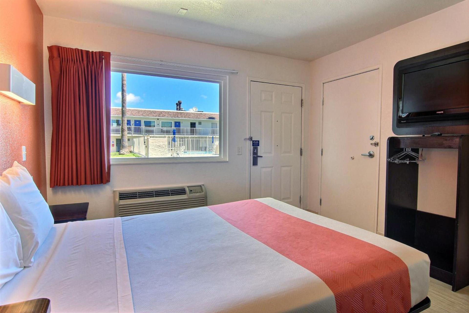 Motel 6-Corpus Christi, TX - East - North Padre Island photo 66