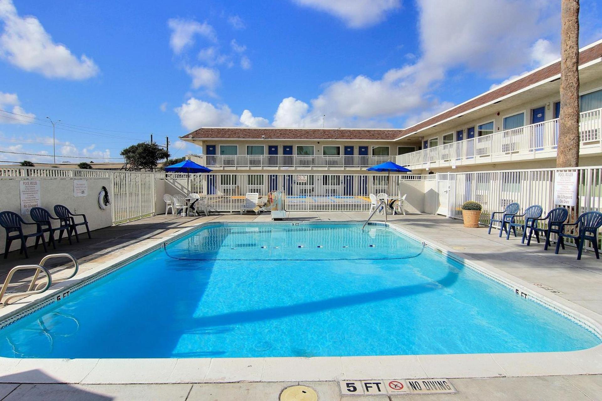 Motel 6-Corpus Christi, TX - East - North Padre Island photo 81