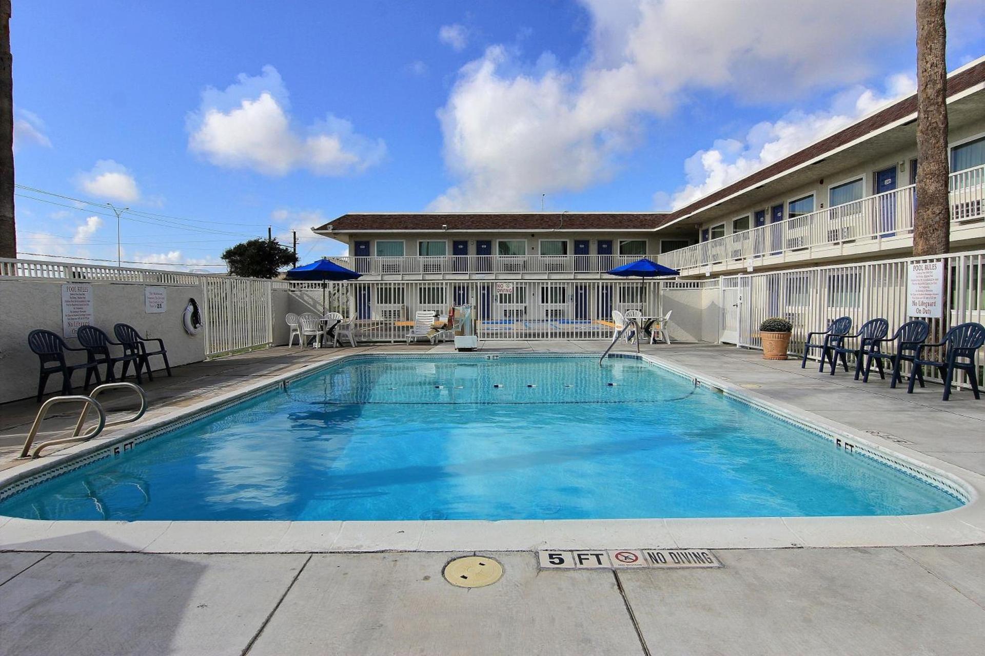 Motel 6-Corpus Christi, TX - East - North Padre Island photo 83