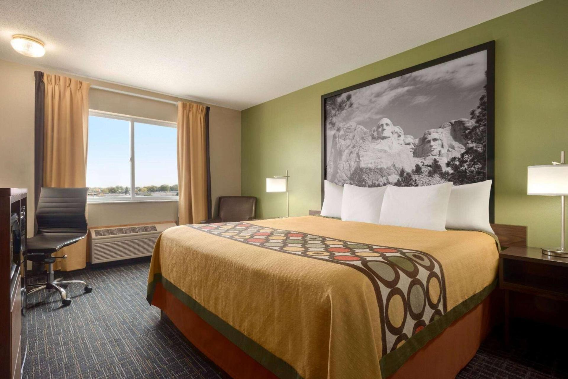 Super 8 by Wyndham Sioux Falls photo 8