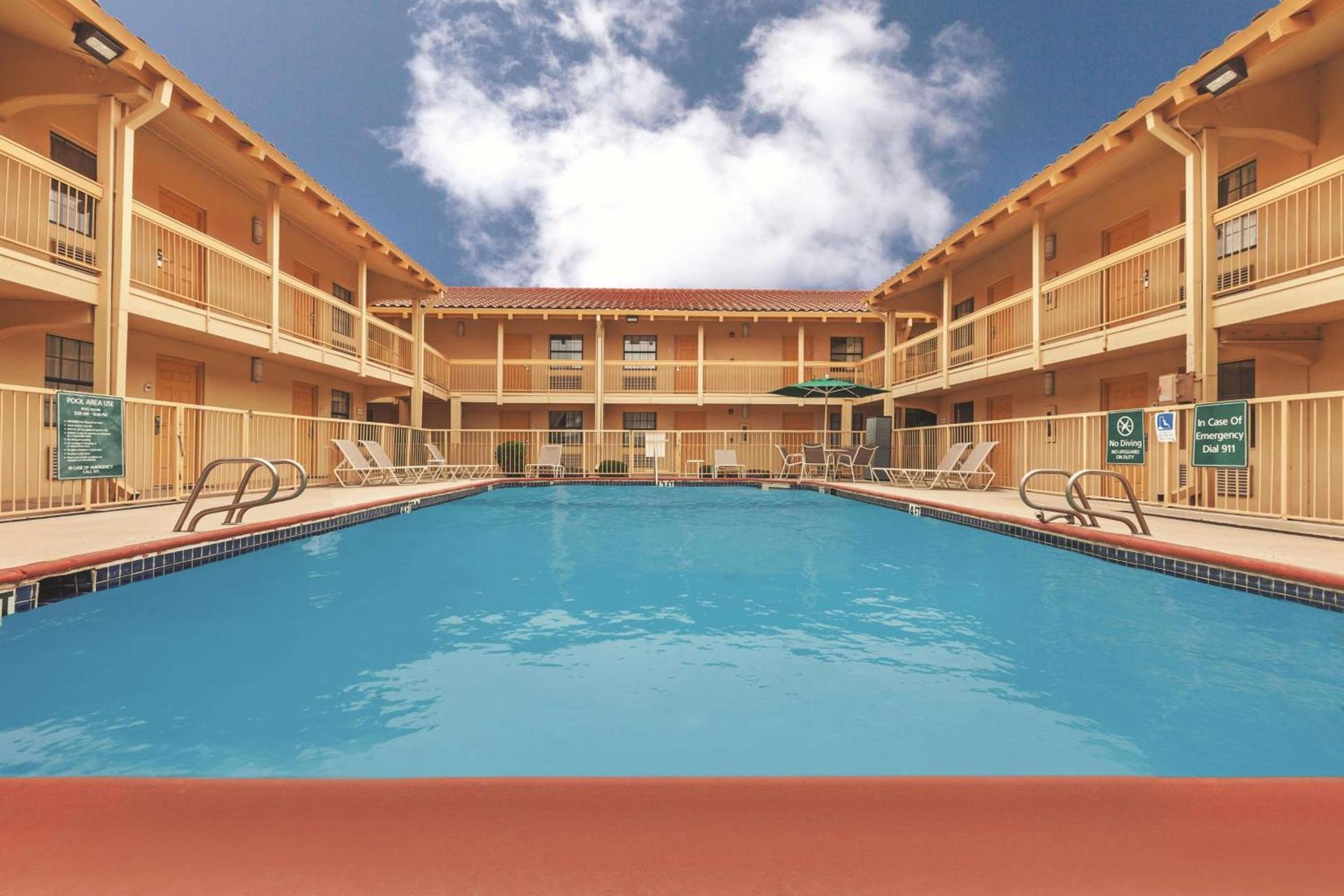 La Quinta Inn by Wyndham Midland photo 4