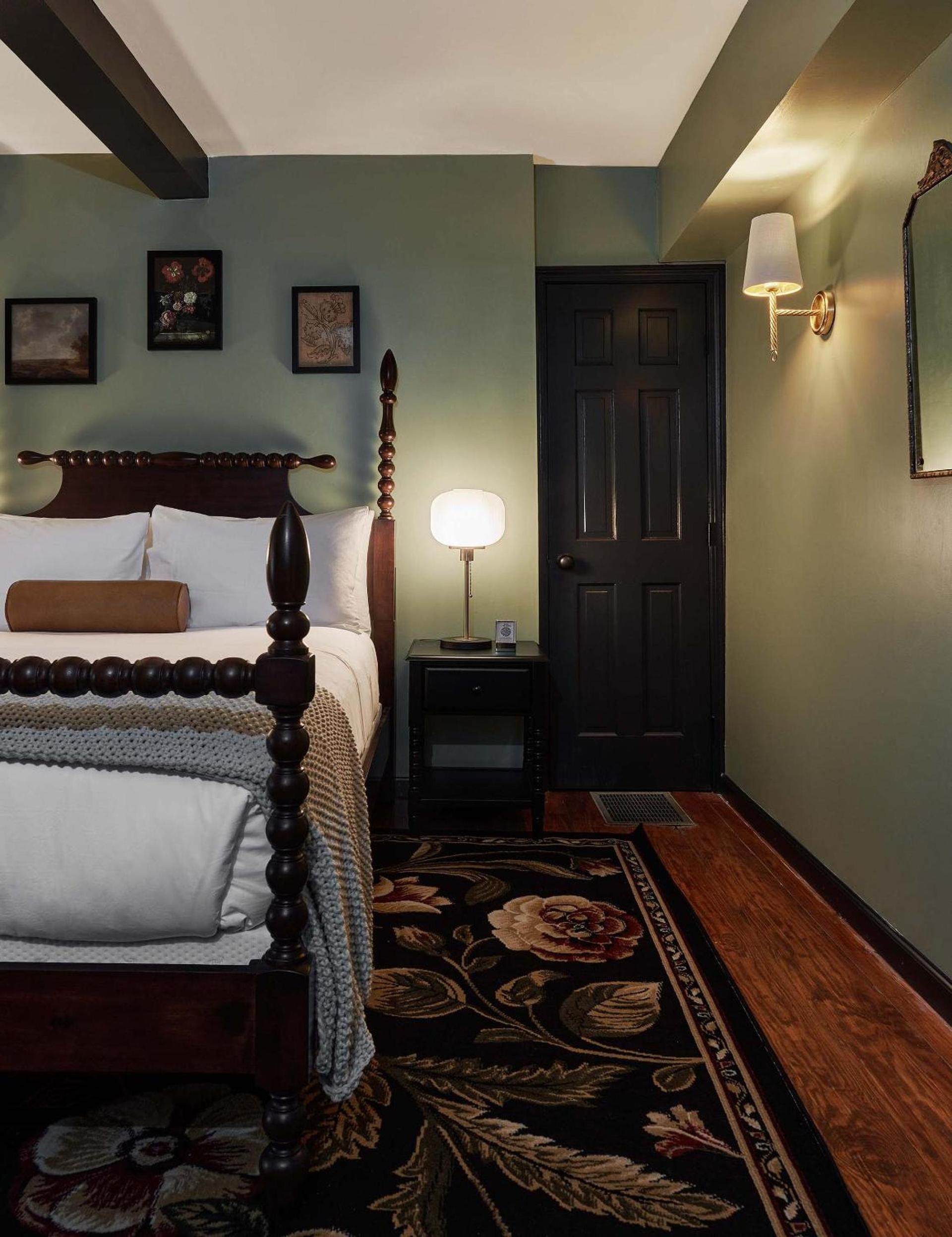 Hideaway Inn Lenox photo 30
