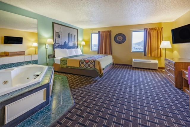 Super 8 by Wyndham Newcomerstown photo 60