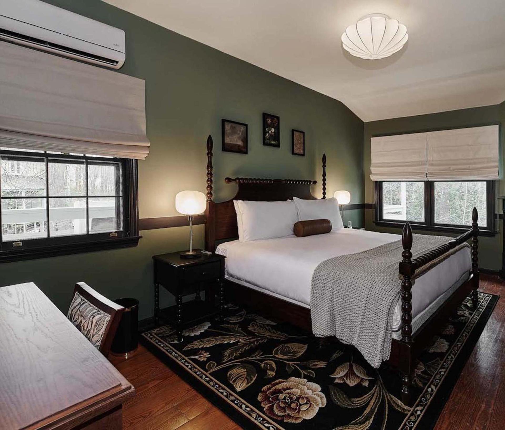 Hideaway Inn Lenox photo 32