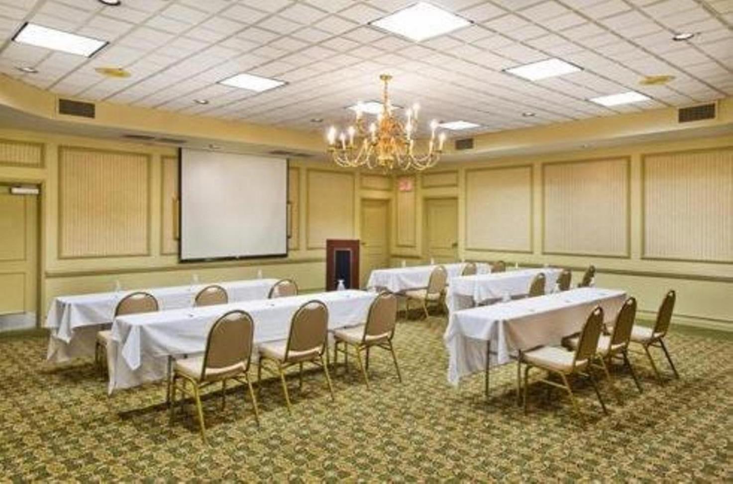 Comfort Inn & Suites photo 8