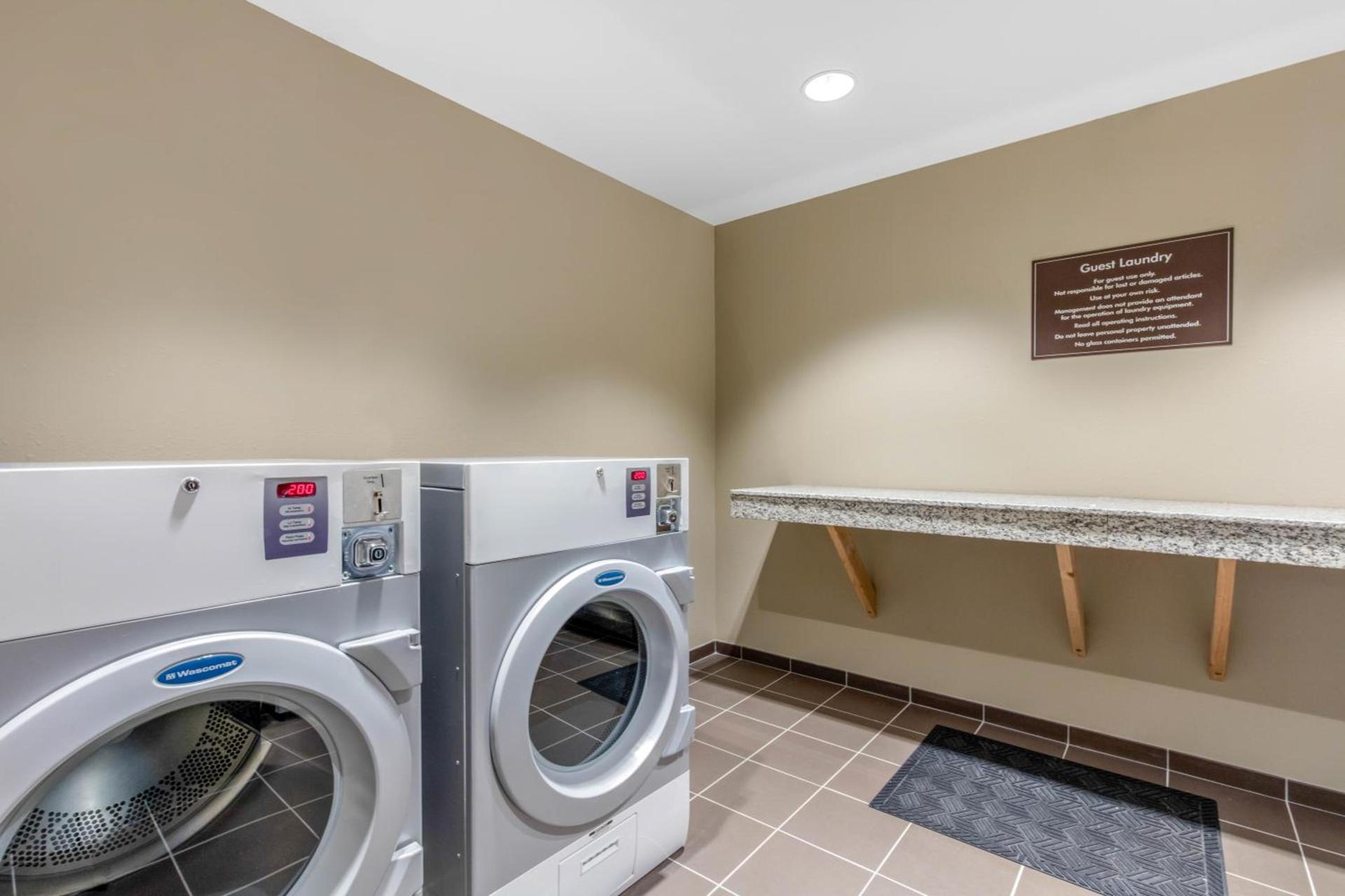 MainStay Suites St Louis Airport photo 38