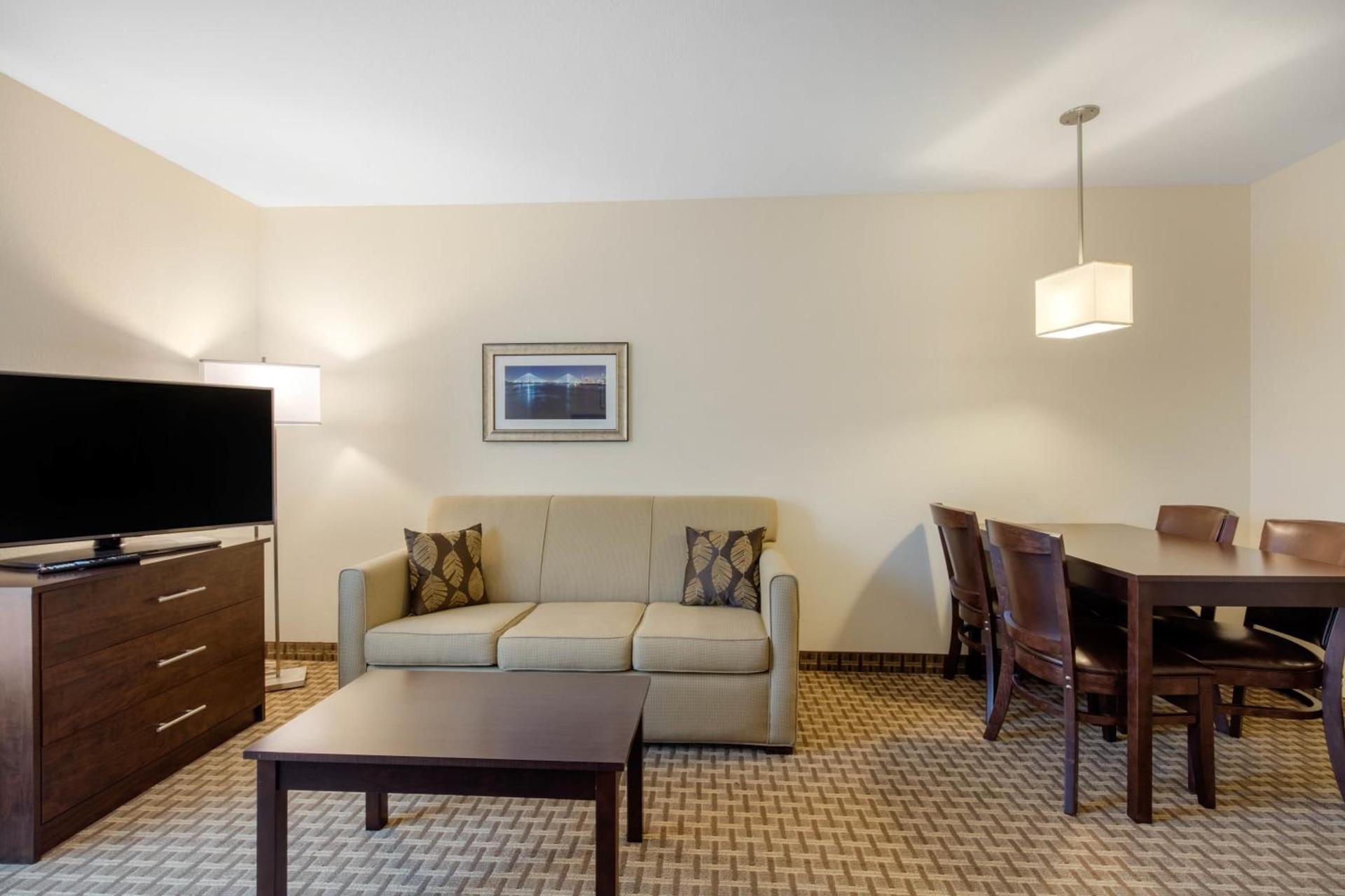 MainStay Suites St Louis Airport photo 36
