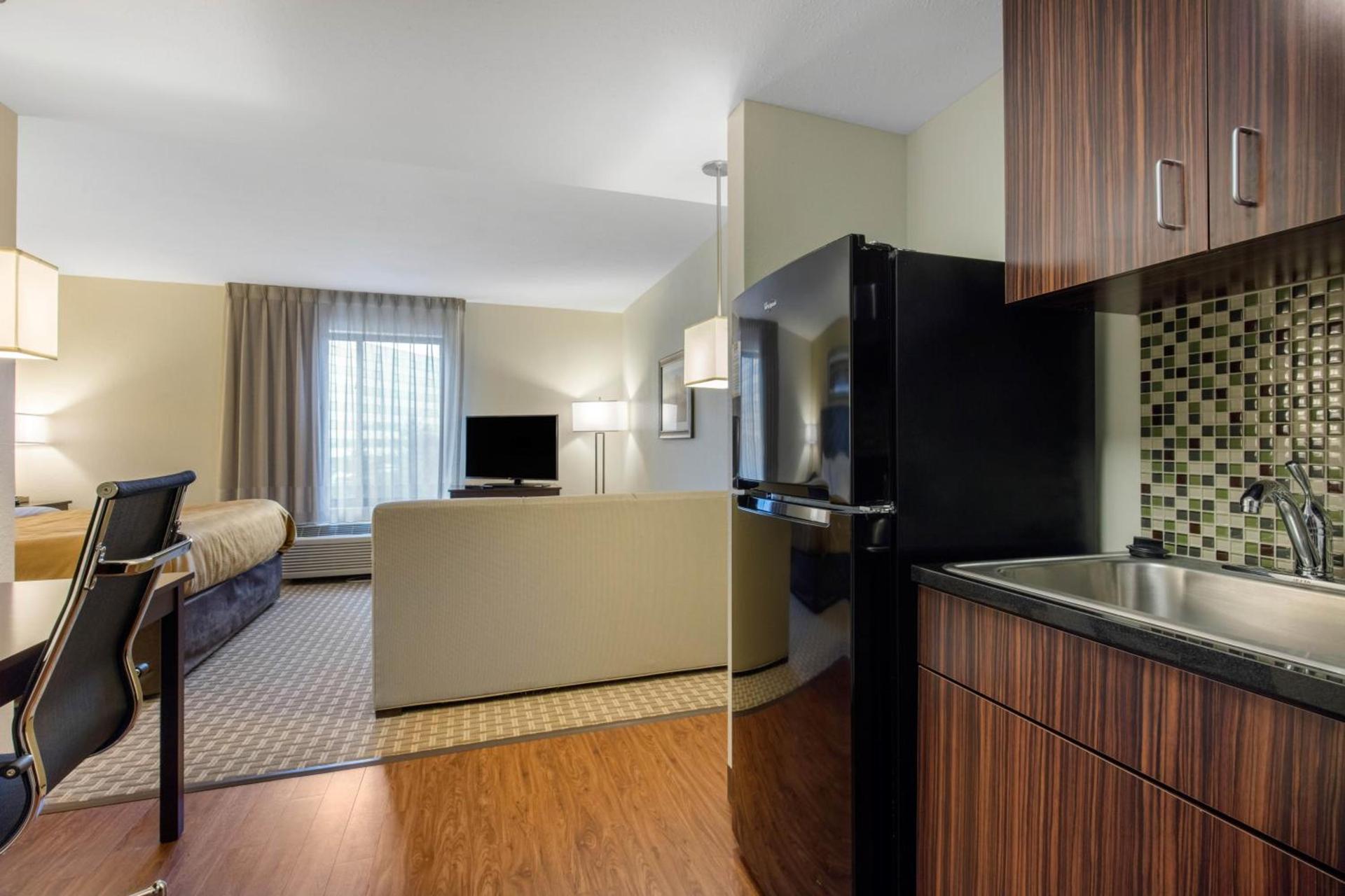 MainStay Suites St Louis Airport photo 42