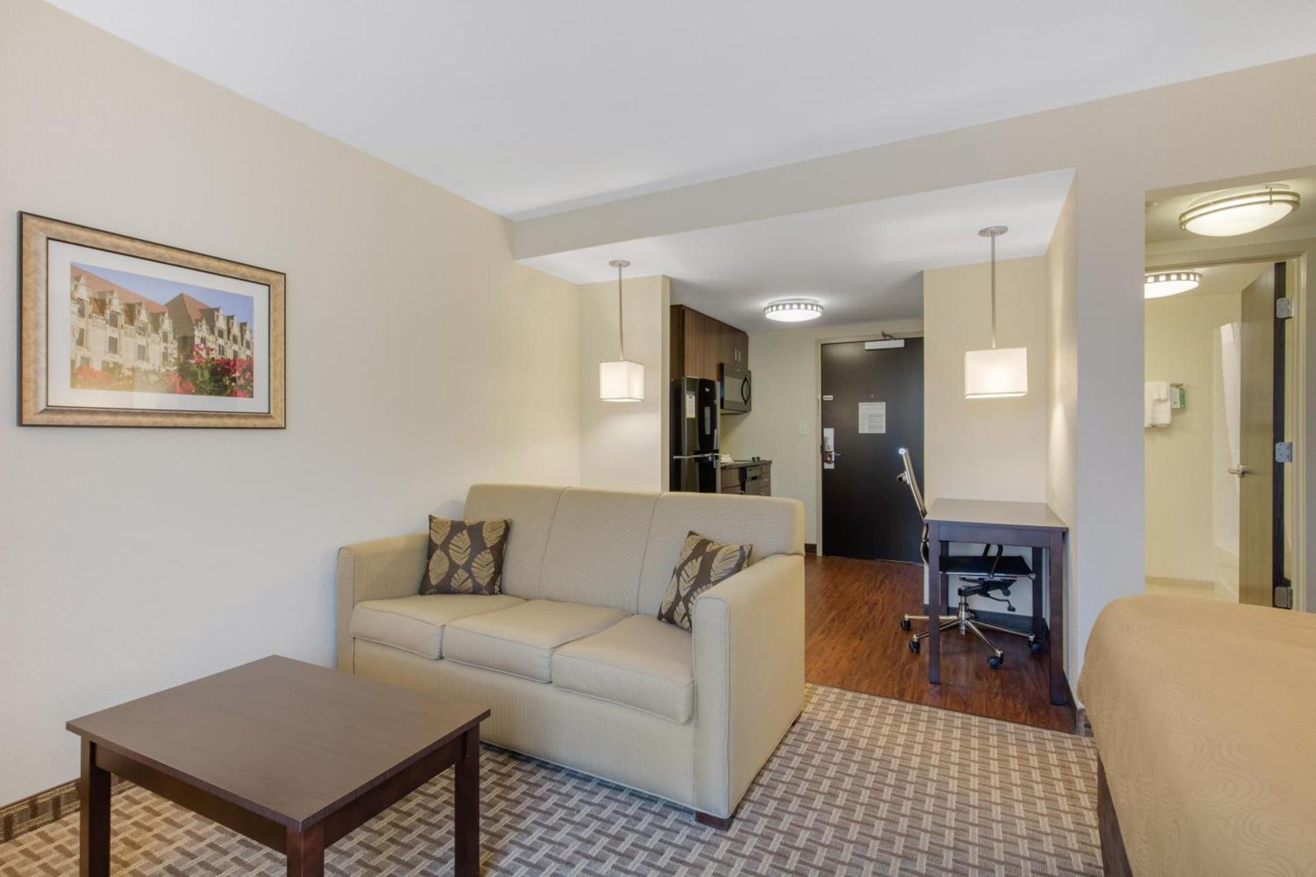 MainStay Suites St Louis Airport photo 43