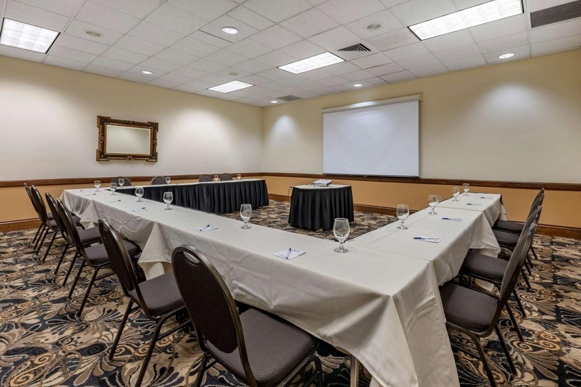 Best Western Gateway Grand photo 20