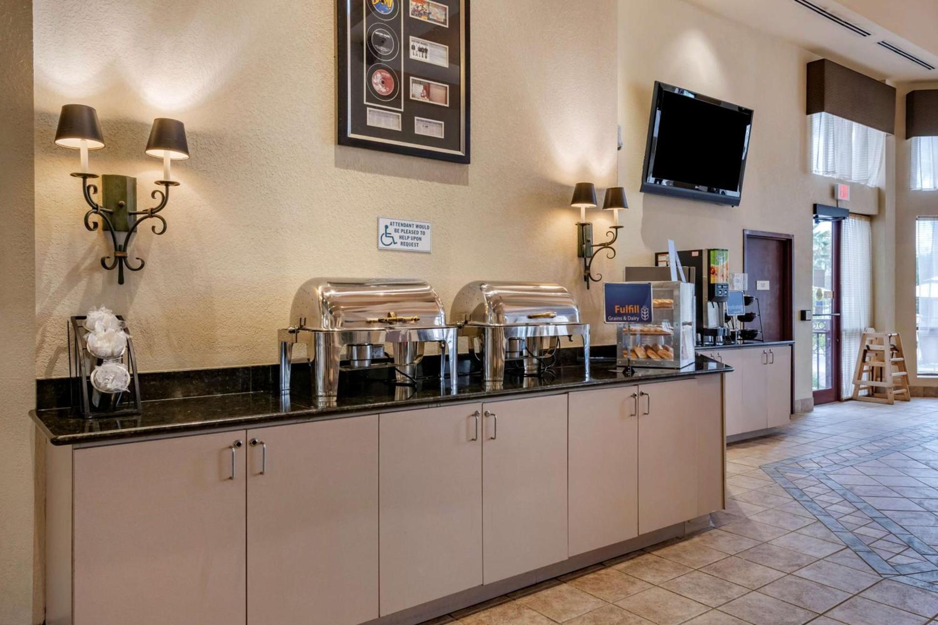 Best Western Gateway Grand photo 19