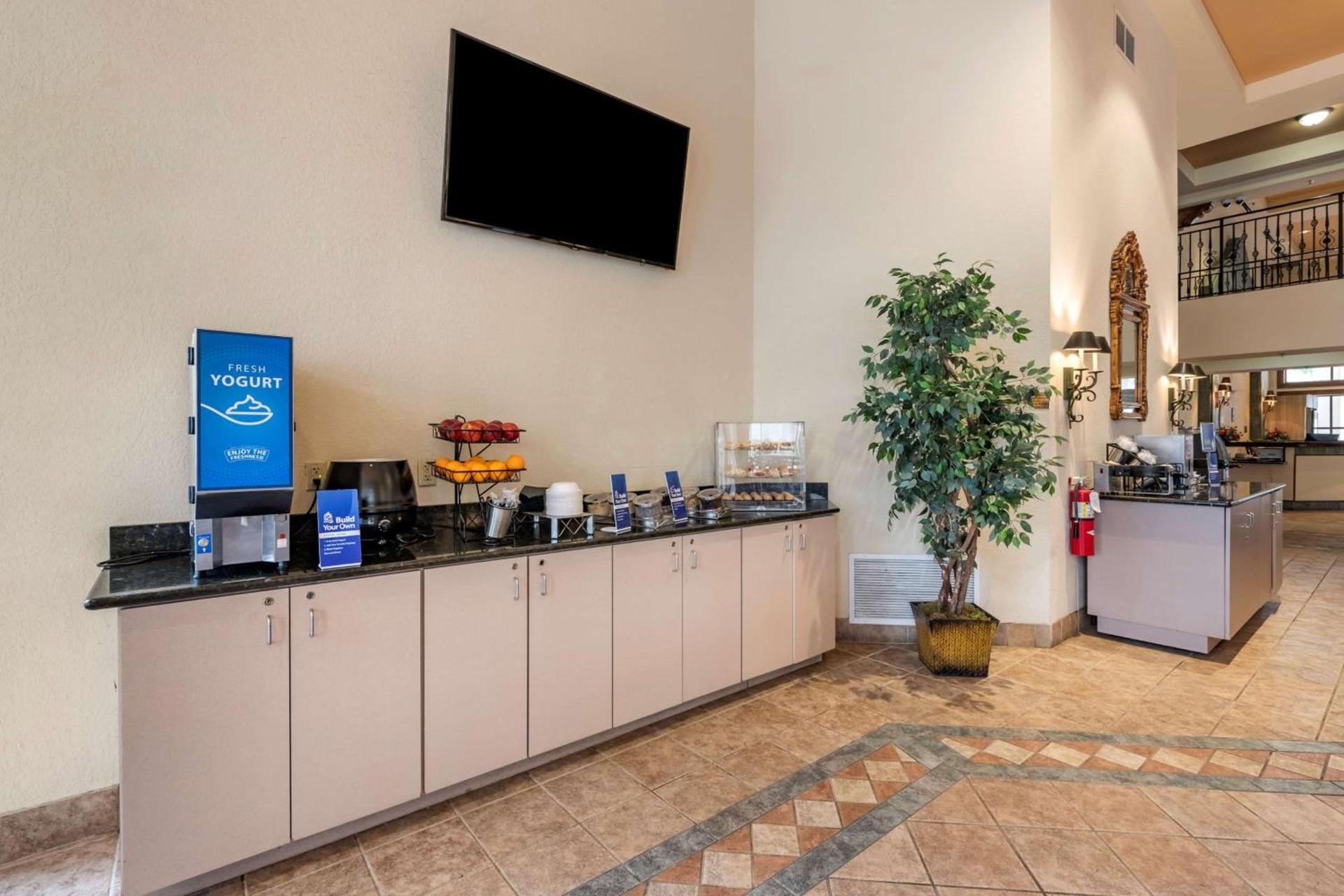 Best Western Gateway Grand photo 18