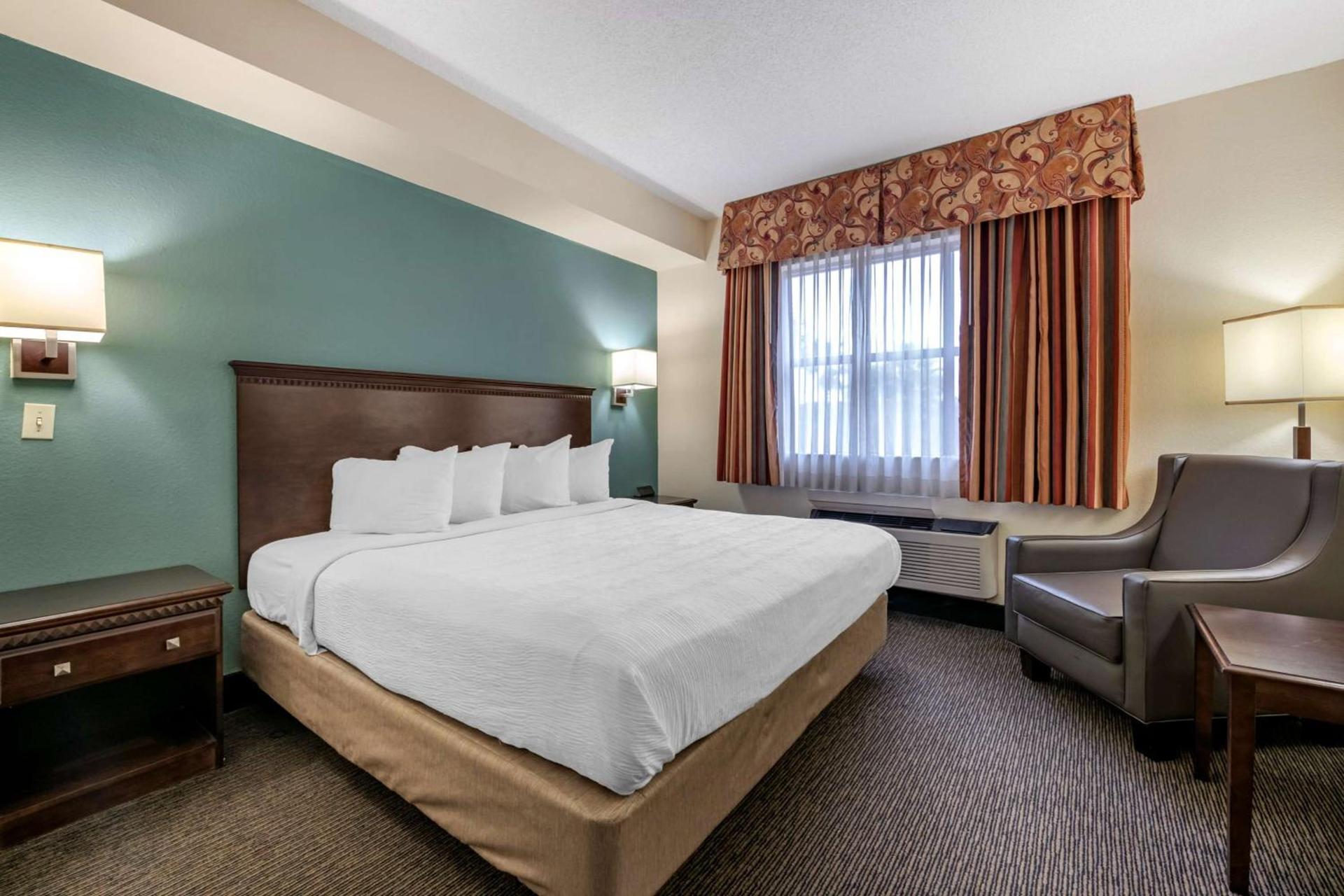 Best Western Gateway Grand photo 24