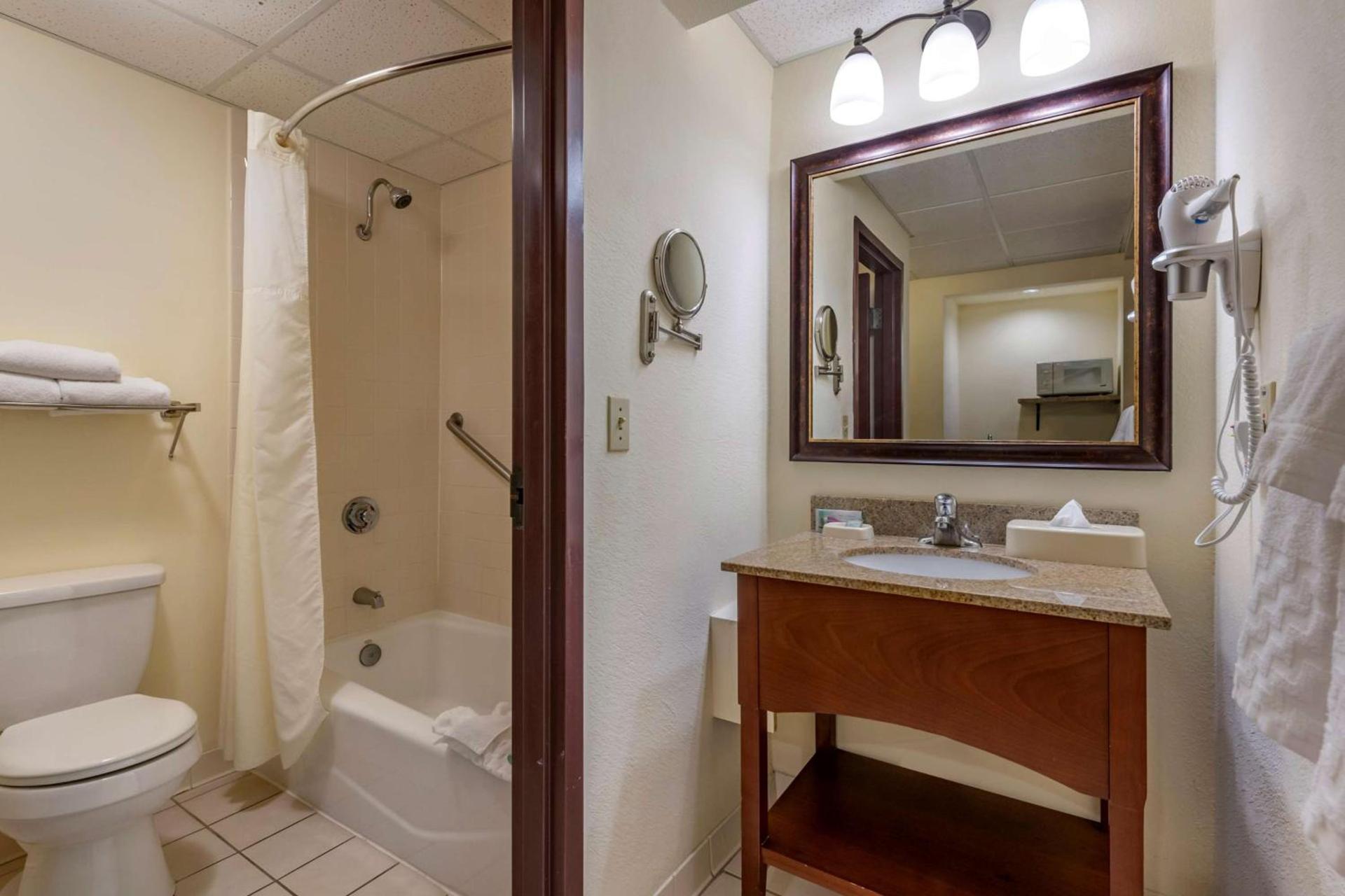 Best Western Gateway Grand photo 12
