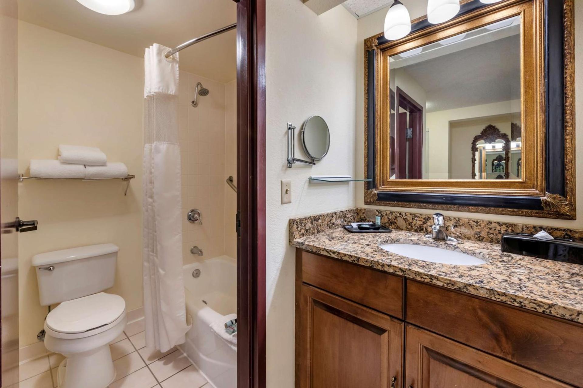 Best Western Gateway Grand photo 35