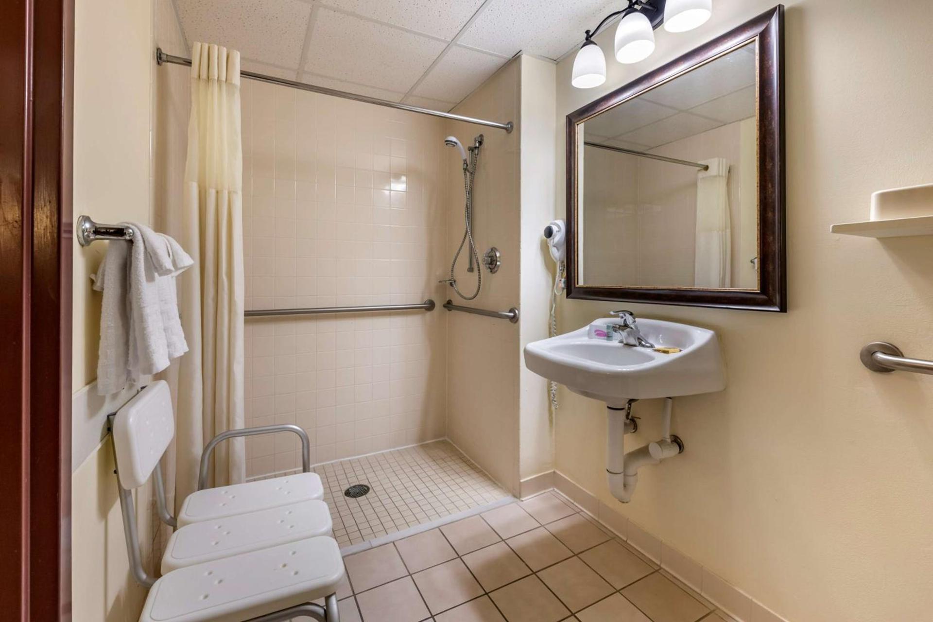 Best Western Gateway Grand photo 33