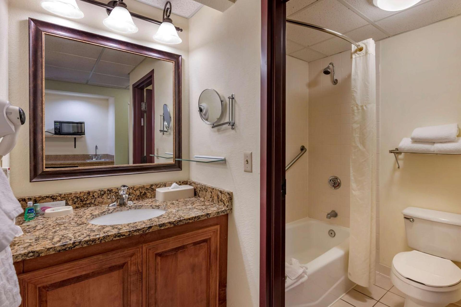 Best Western Gateway Grand photo 34