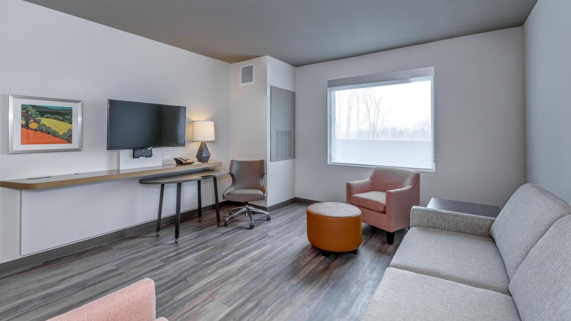 Holiday Inn & Suites Bellingham by IHG photo 76