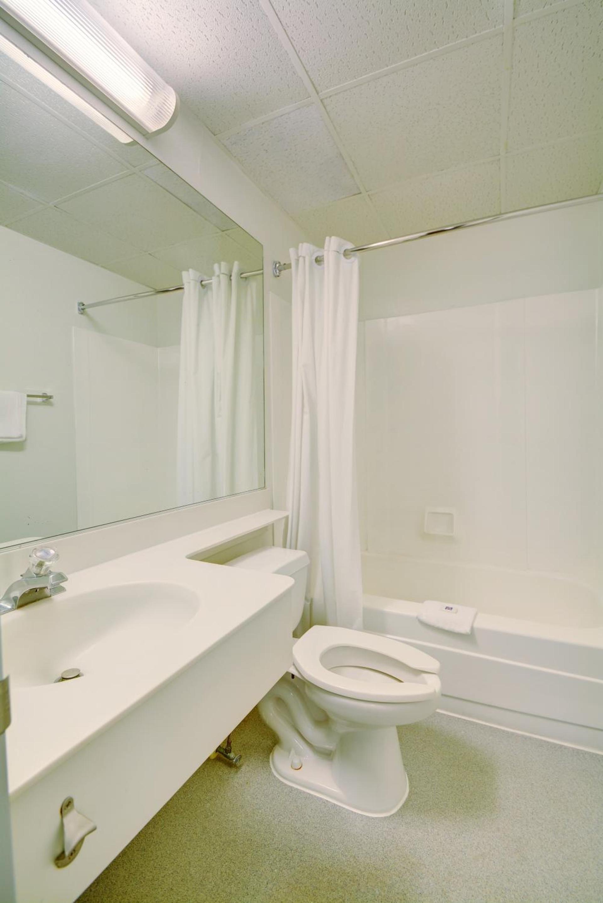 Motel 6-Warwick, RI - Providence Airport - I-95 photo 14