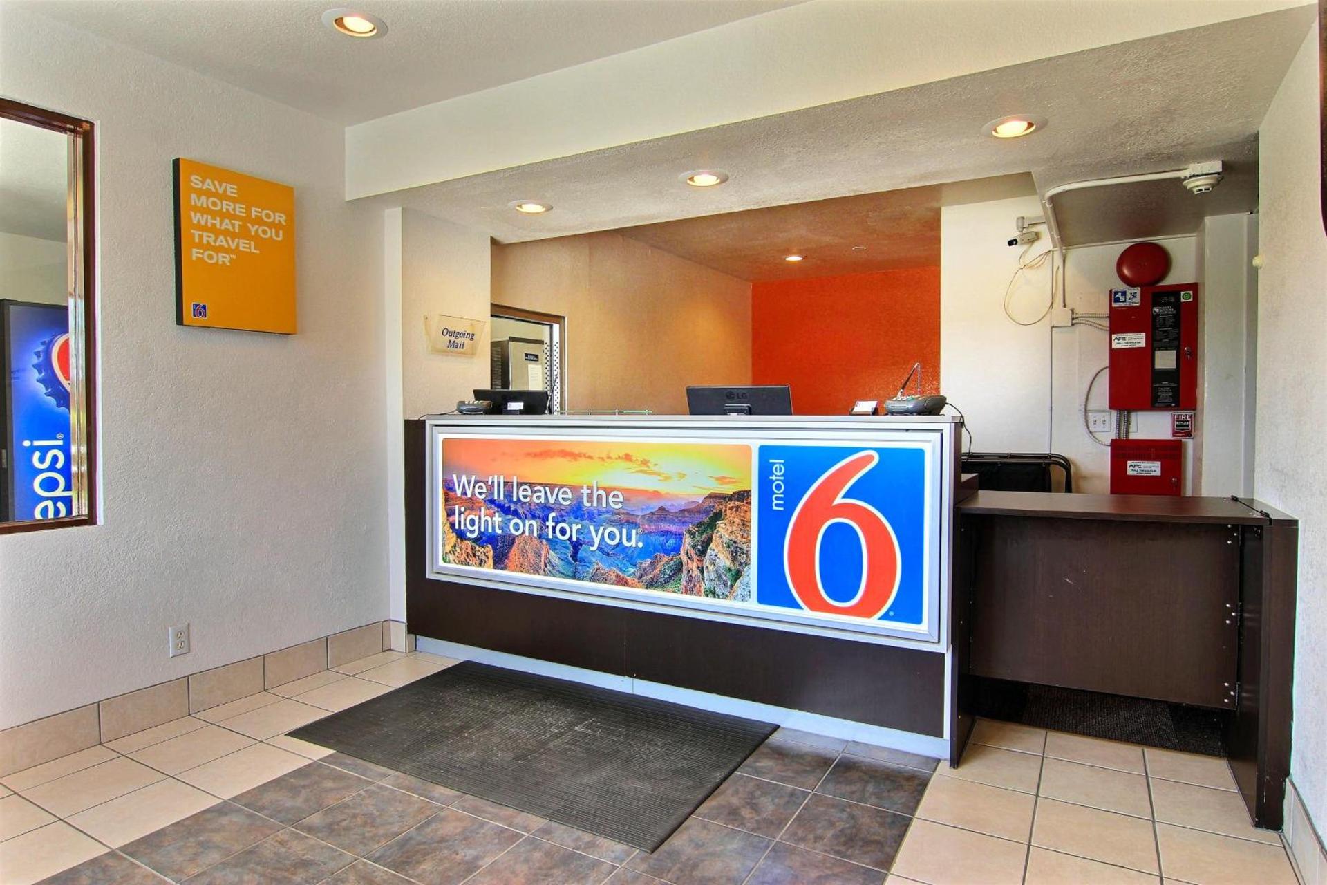 Motel 6-Kingsville, TX photo 15