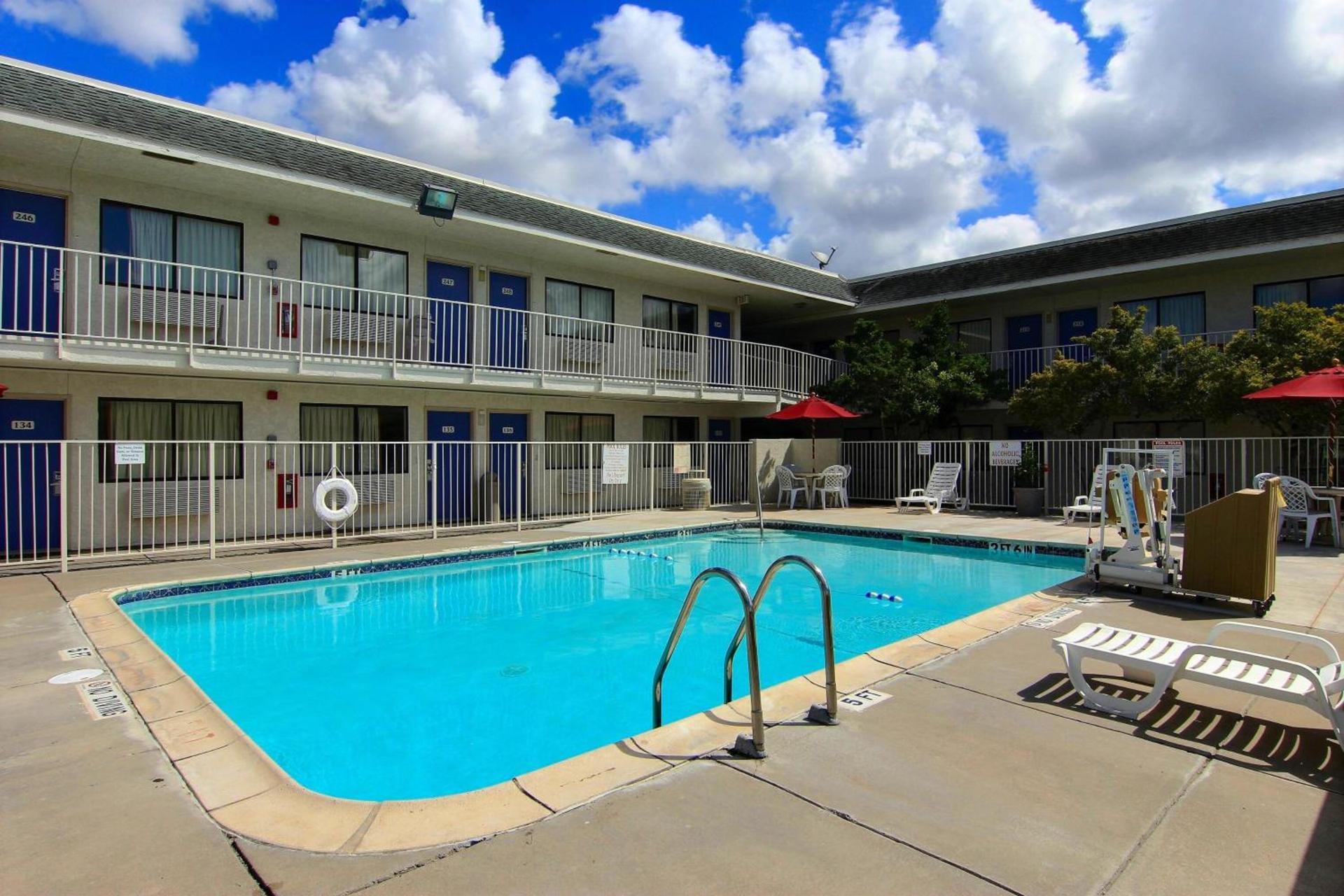 Motel 6-Kingsville, TX photo 30