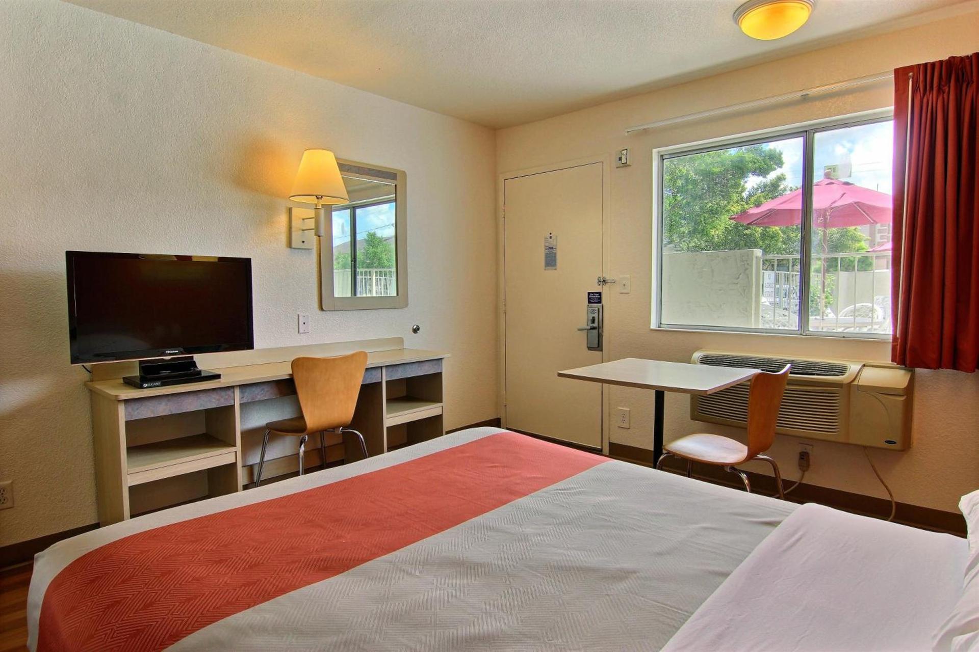 Motel 6-Kingsville, TX photo 36