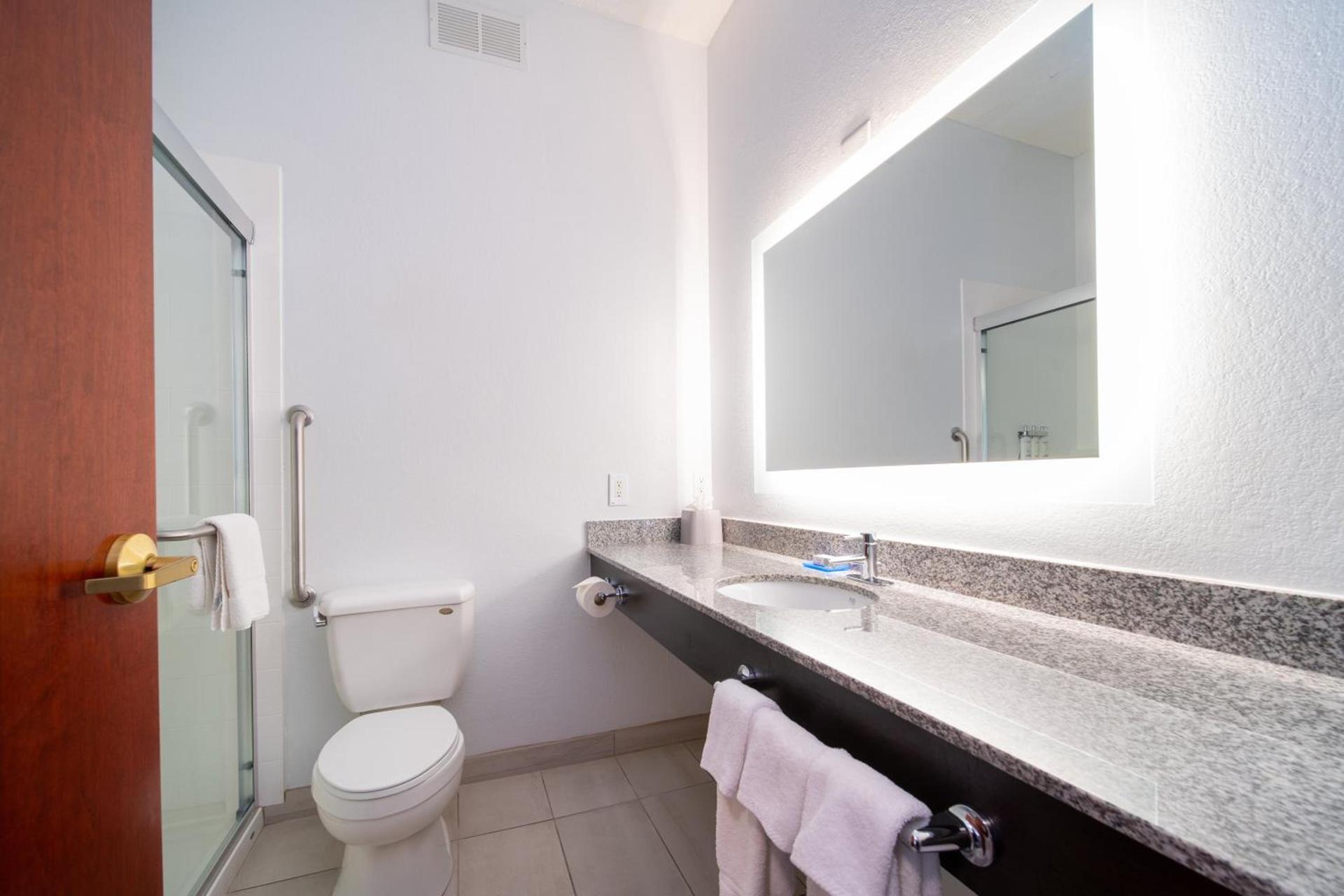 Holiday Inn Express Hotel & Suites Bedford by IHG photo 30