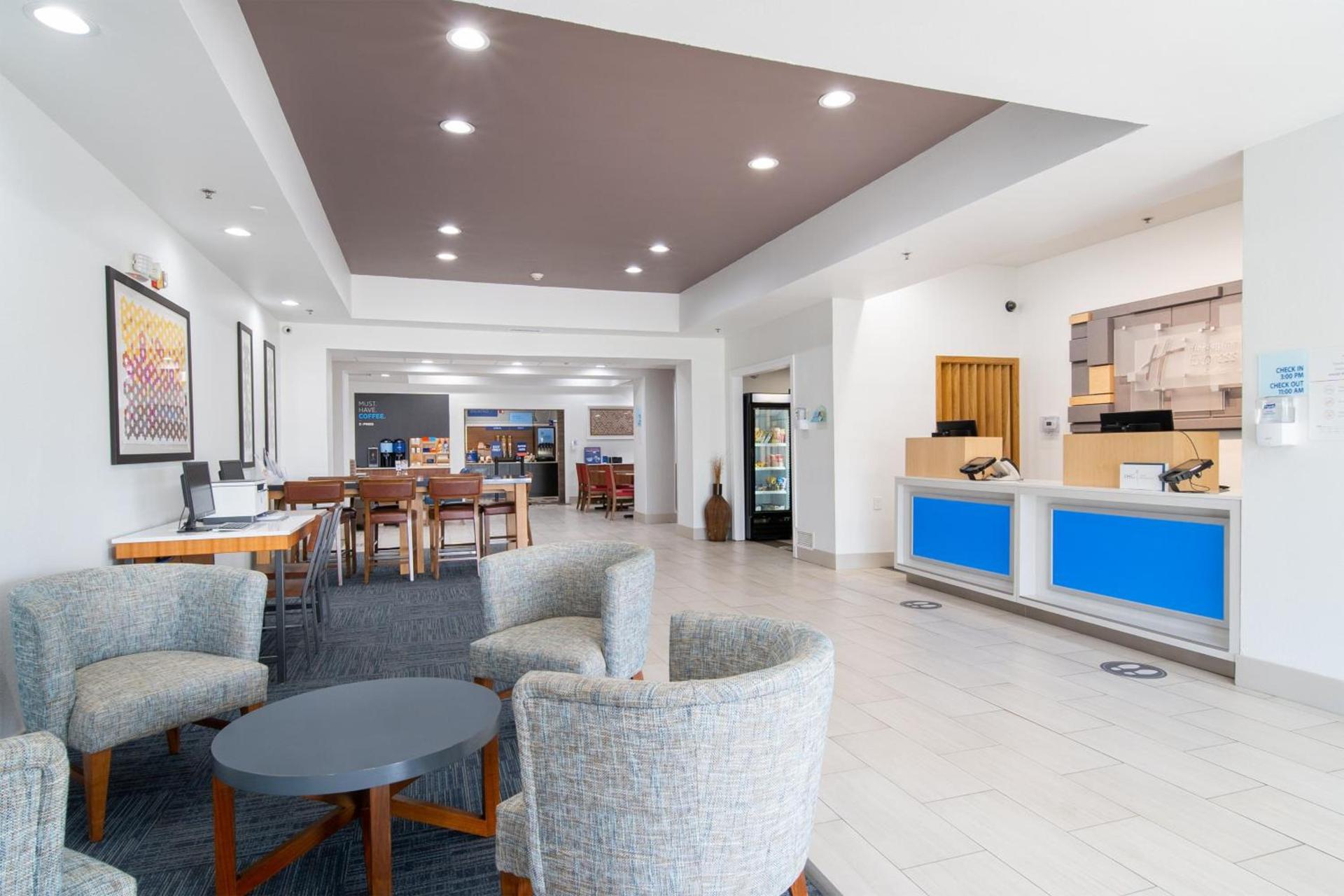 Holiday Inn Express Hotel & Suites Bedford by IHG photo 34