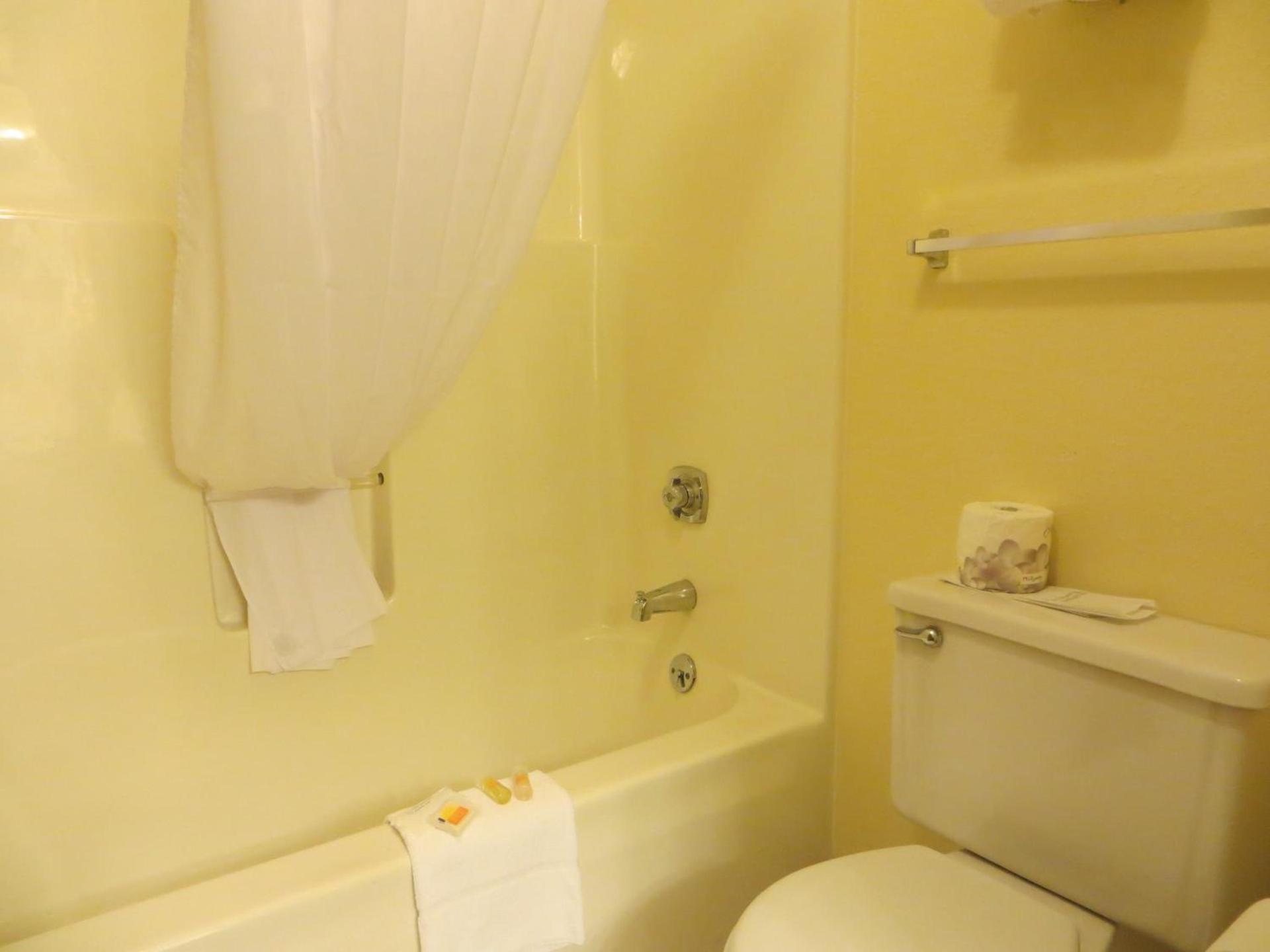 Days Inn by Wyndham Jackson photo 21