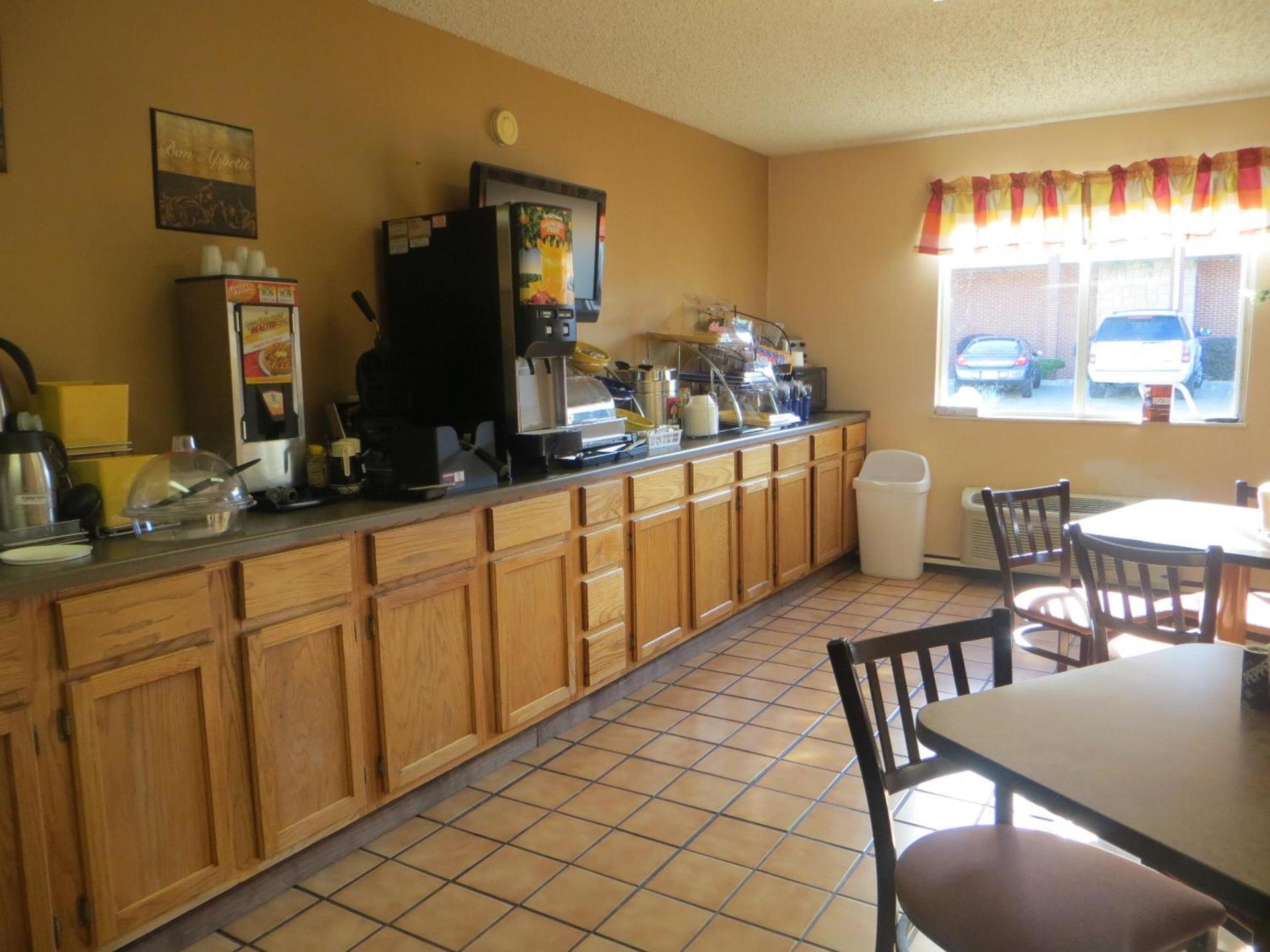 Days Inn by Wyndham Jackson photo 23