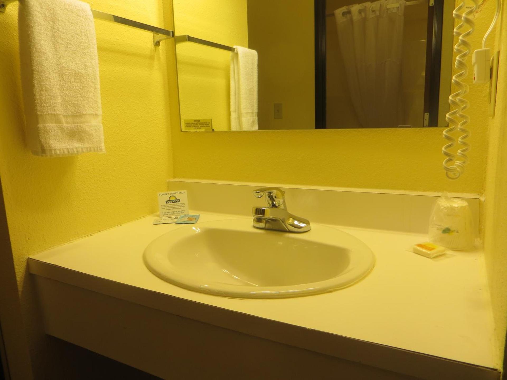 Days Inn by Wyndham Jackson photo 24