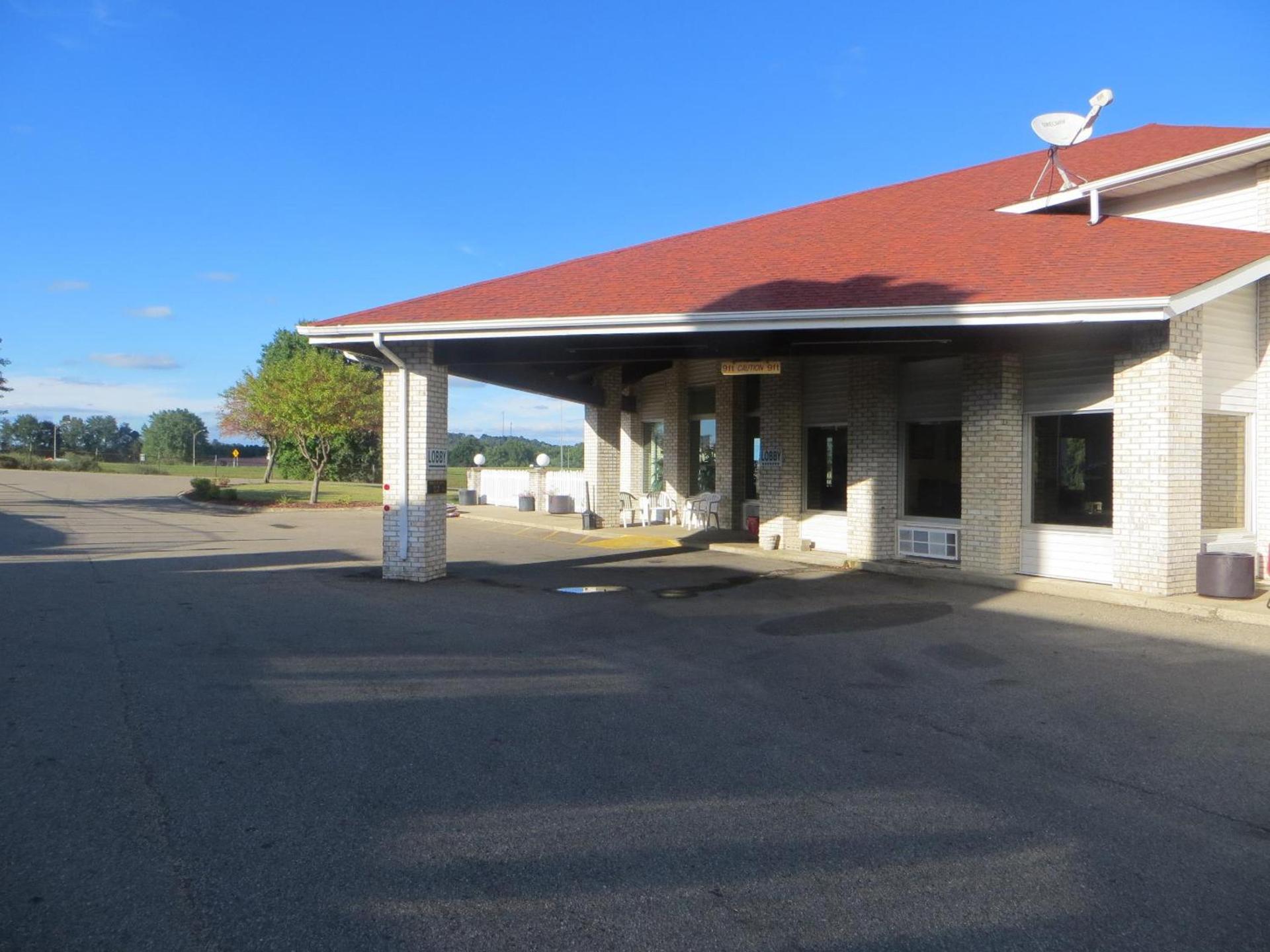 Days Inn by Wyndham Jackson photo 59
