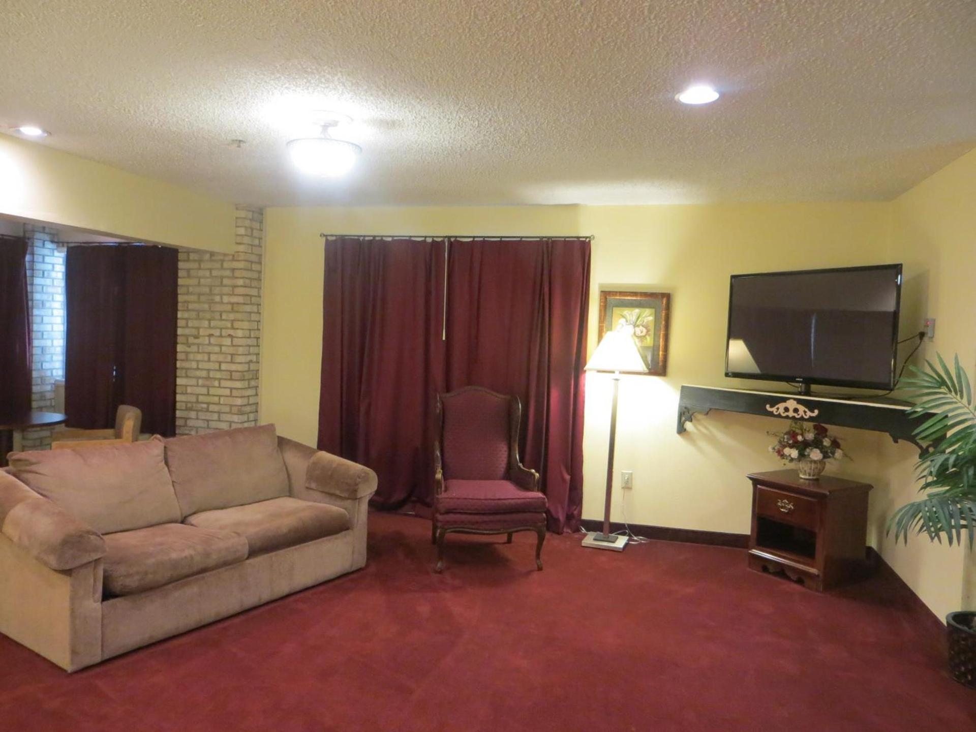Days Inn by Wyndham Jackson photo 33