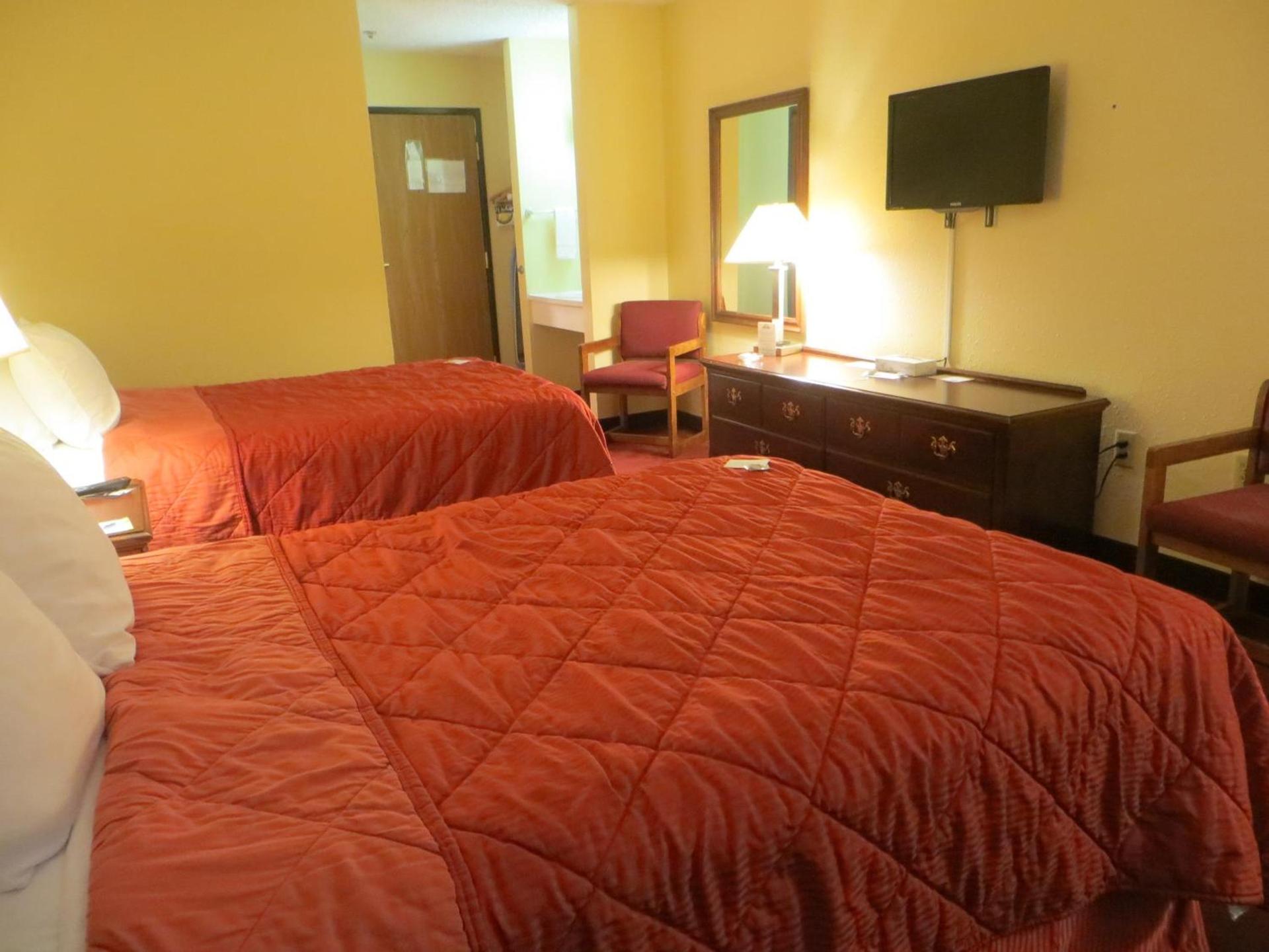Days Inn by Wyndham Jackson photo 39