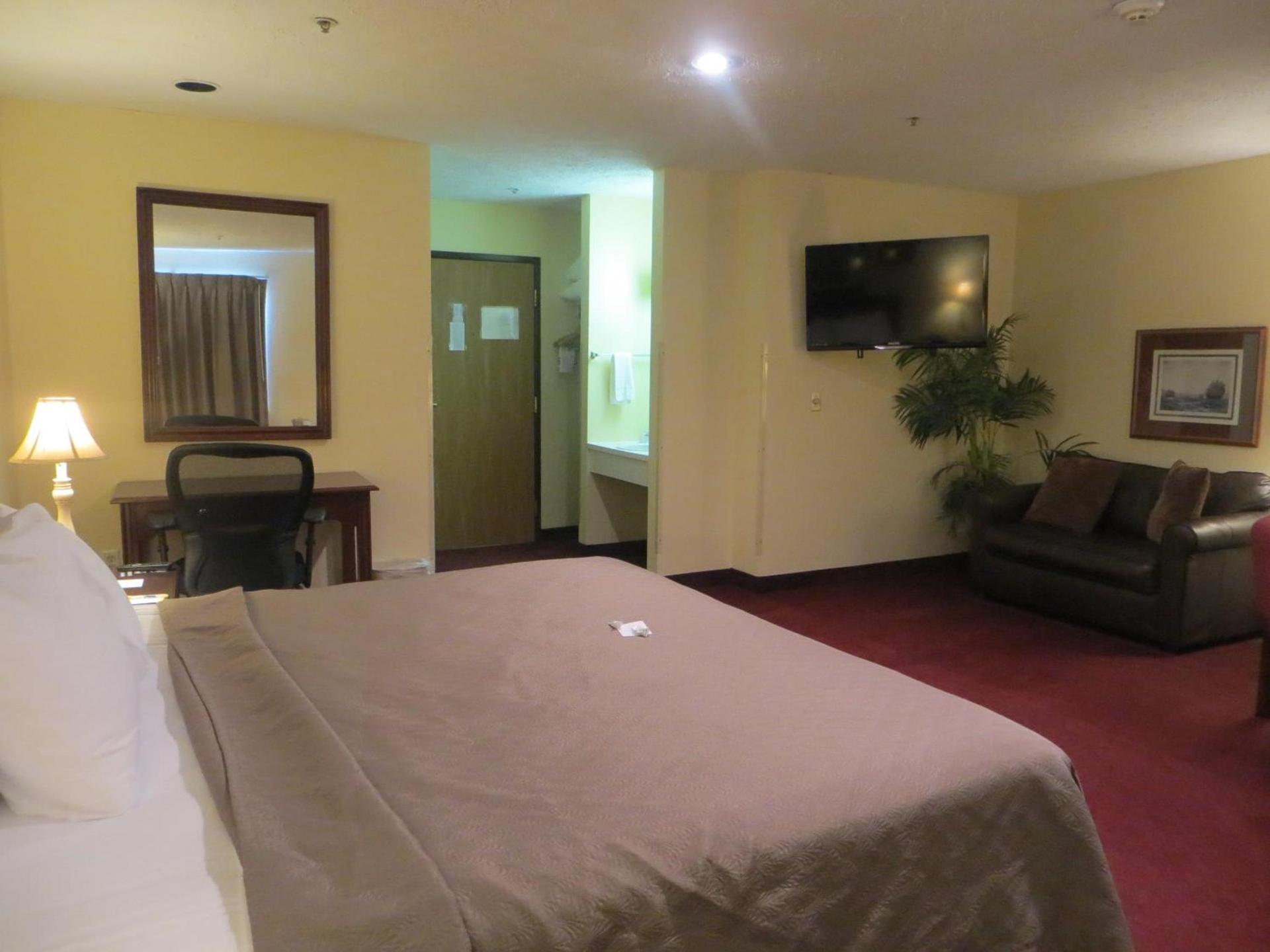 Days Inn by Wyndham Jackson photo 42