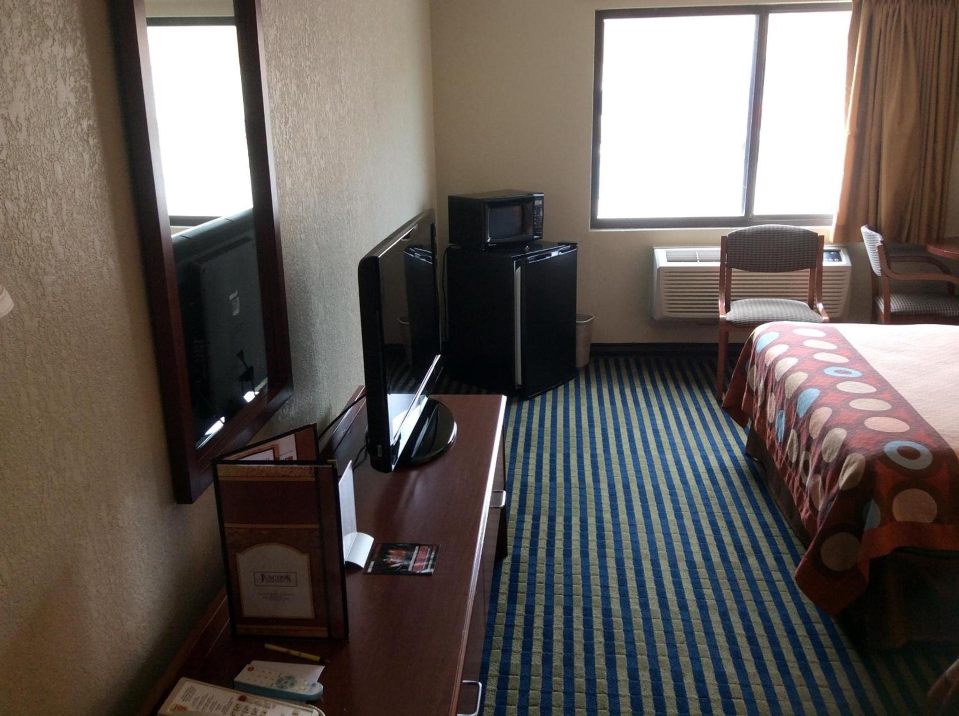 Super 8 by Wyndham Marshalltown photo 27