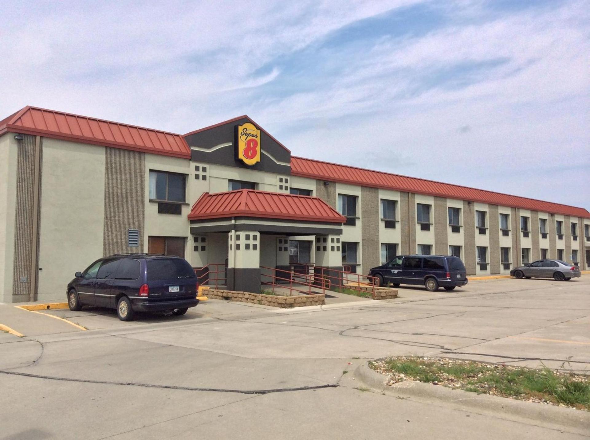 Super 8 by Wyndham Marshalltown photo 35