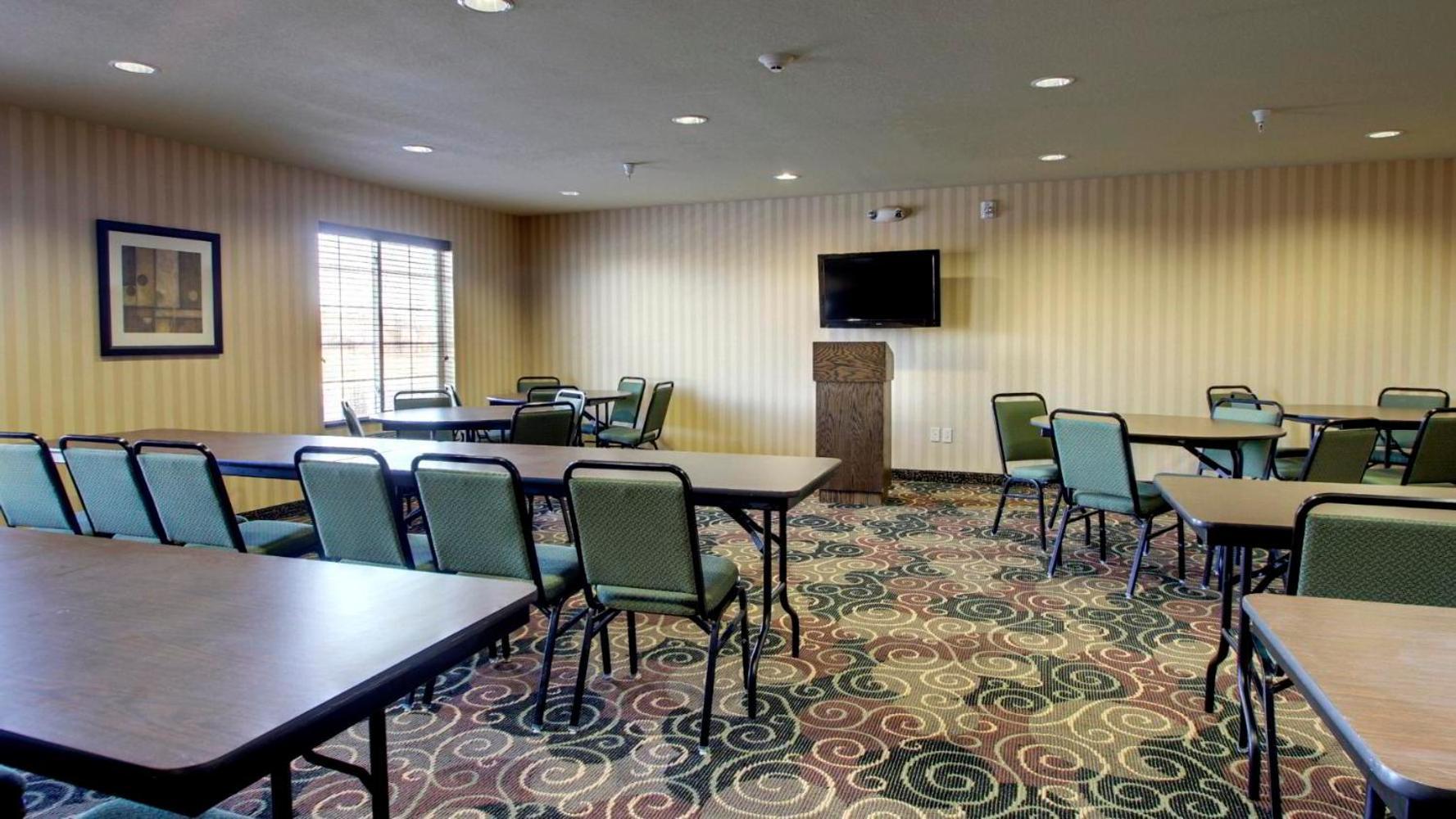 Cobblestone Hotel - Wayne photo 32