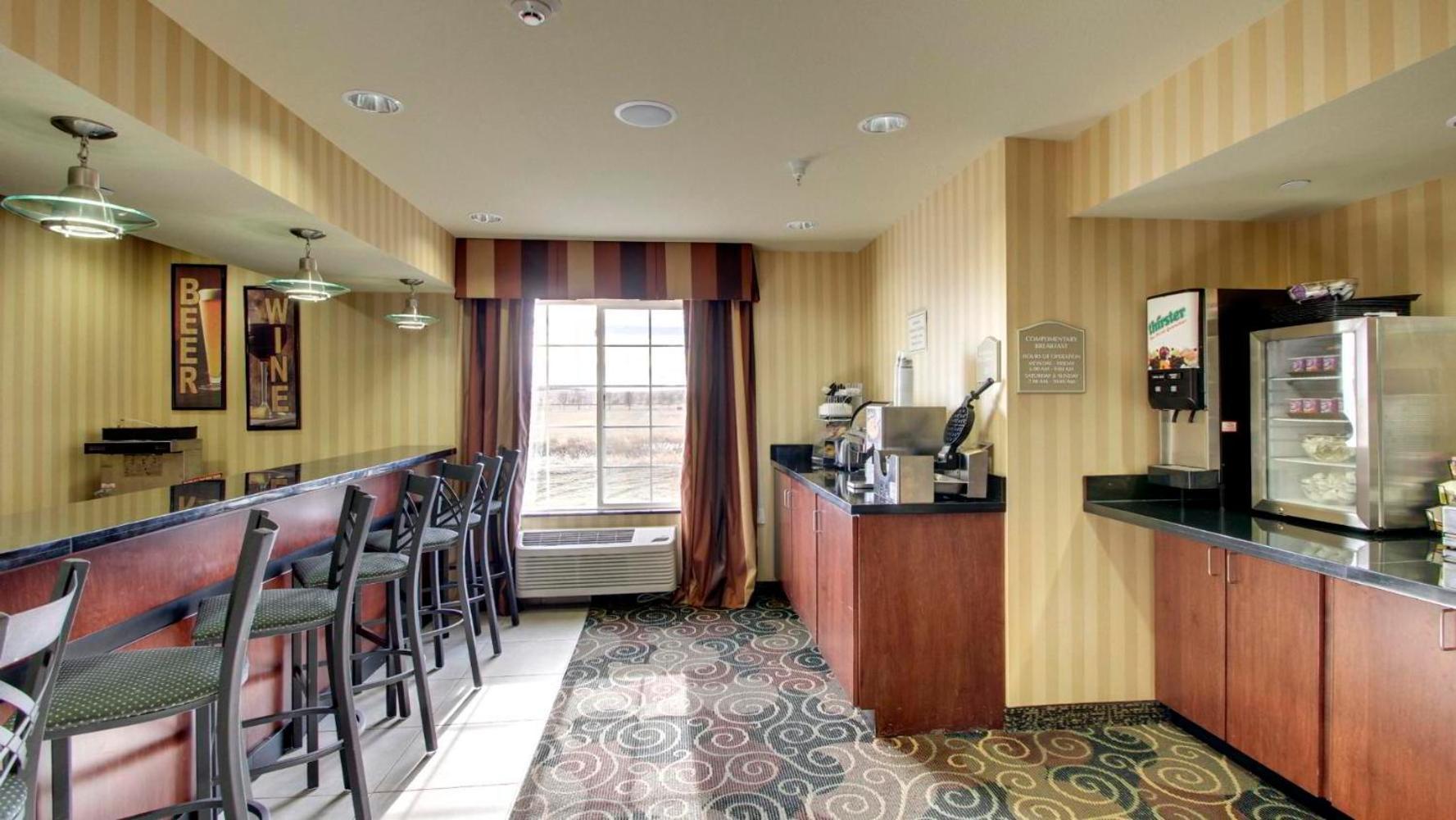 Cobblestone Hotel - Wayne photo 15