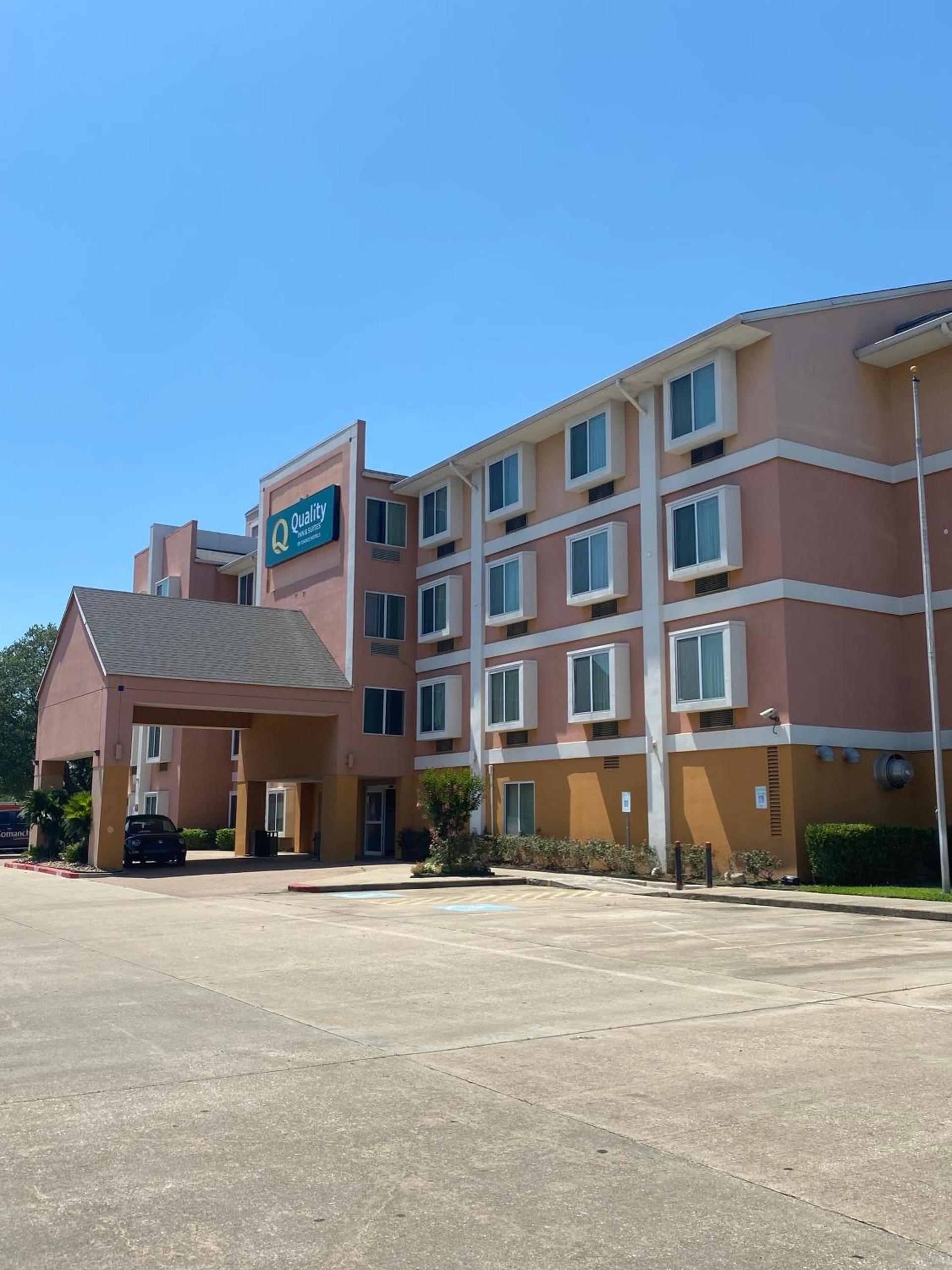 Quality Inn & Suites West Chase photo 21