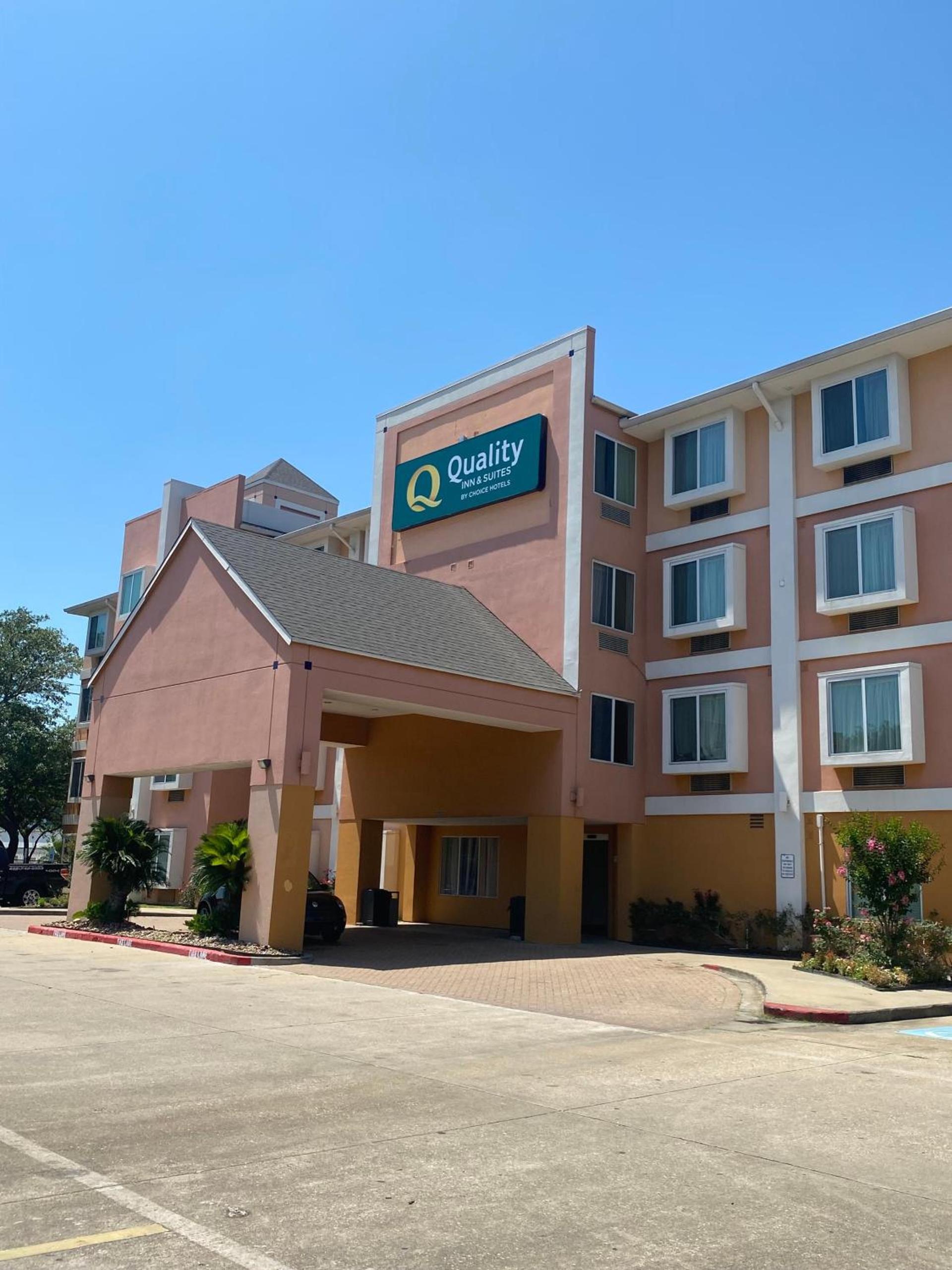 Quality Inn & Suites West Chase photo 22