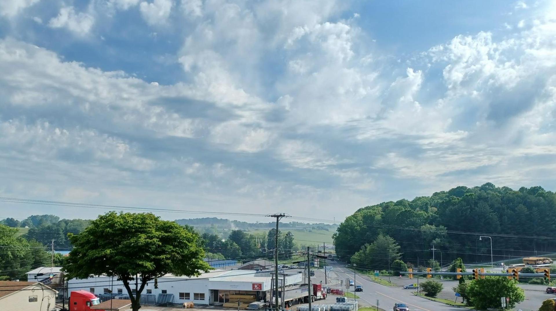 Knob Hill Motor Lodge photo 21