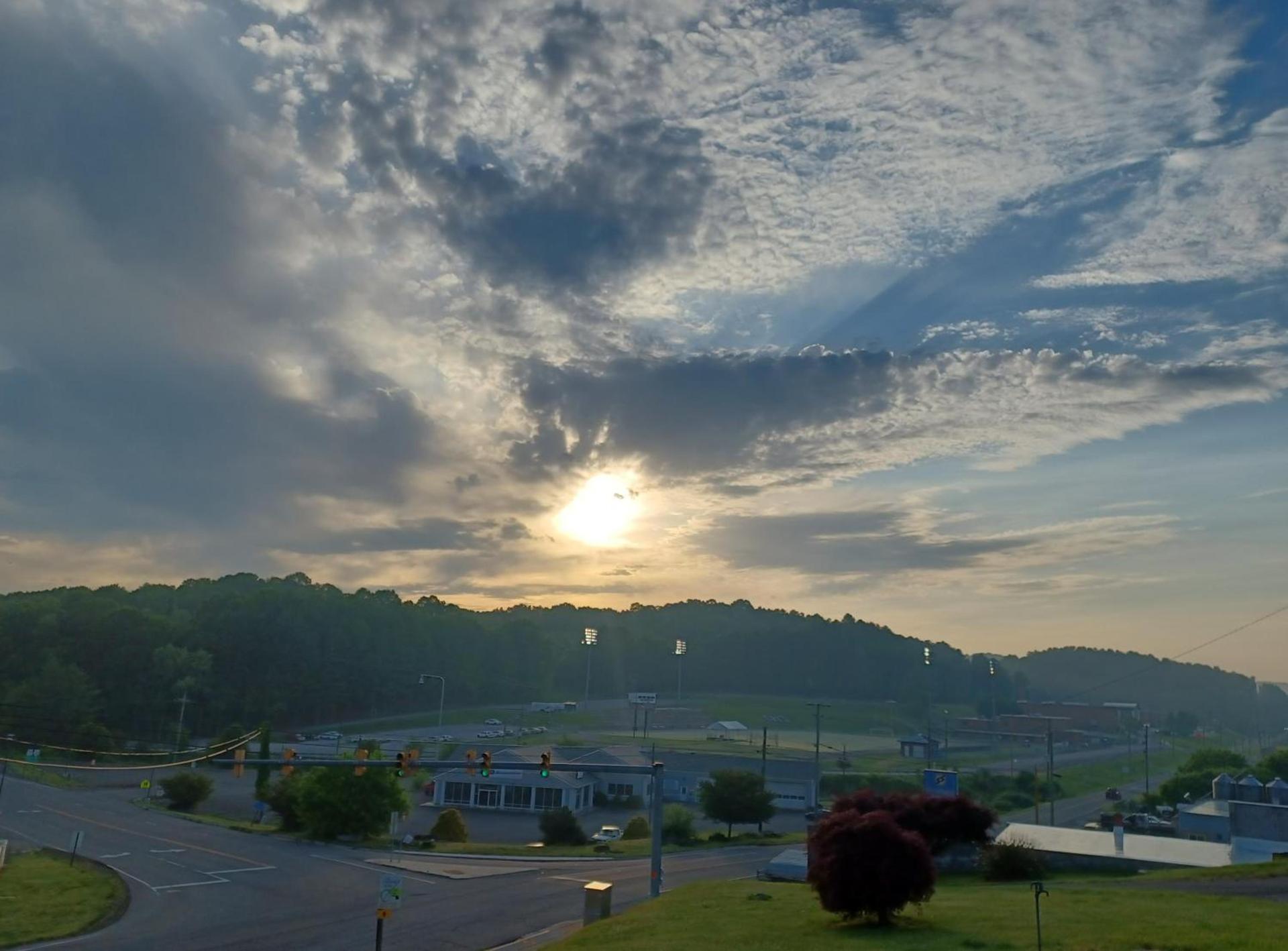 Knob Hill Motor Lodge photo 20