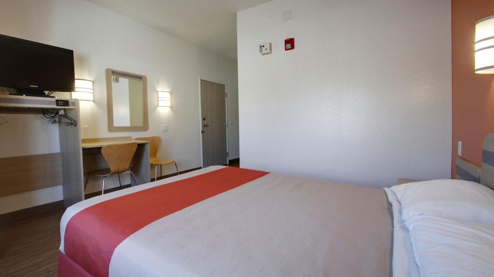 Motel 6 Lehi, UT - Thanksgiving Point photo 21