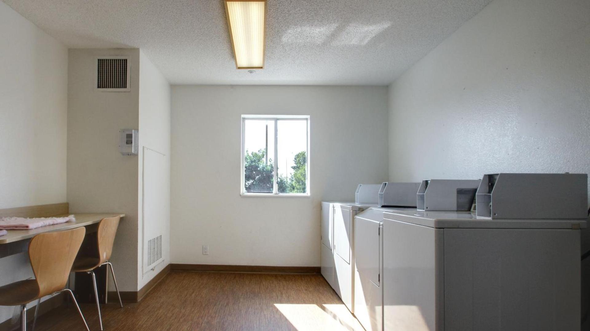 Motel 6 Lehi, UT - Thanksgiving Point photo 32