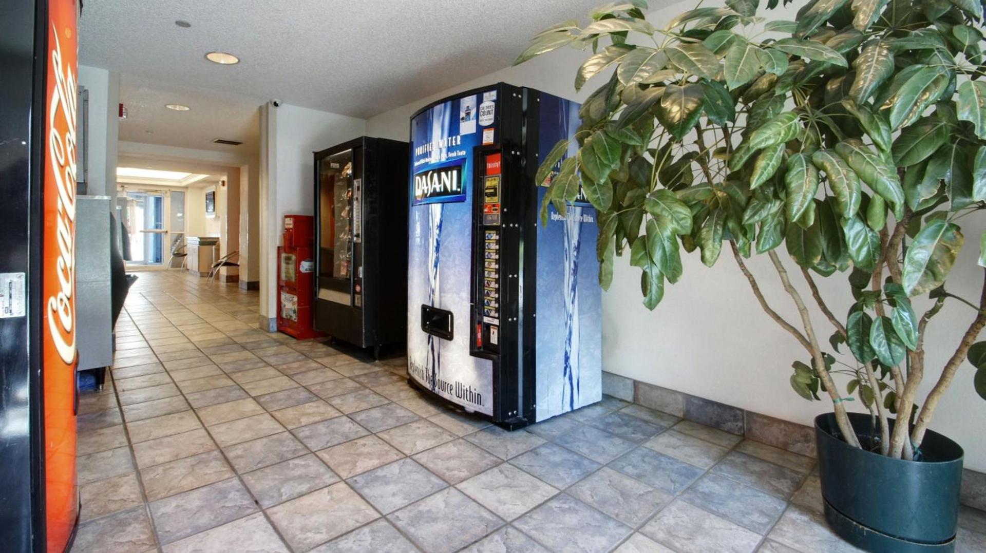 Motel 6 Lehi, UT - Thanksgiving Point photo 36